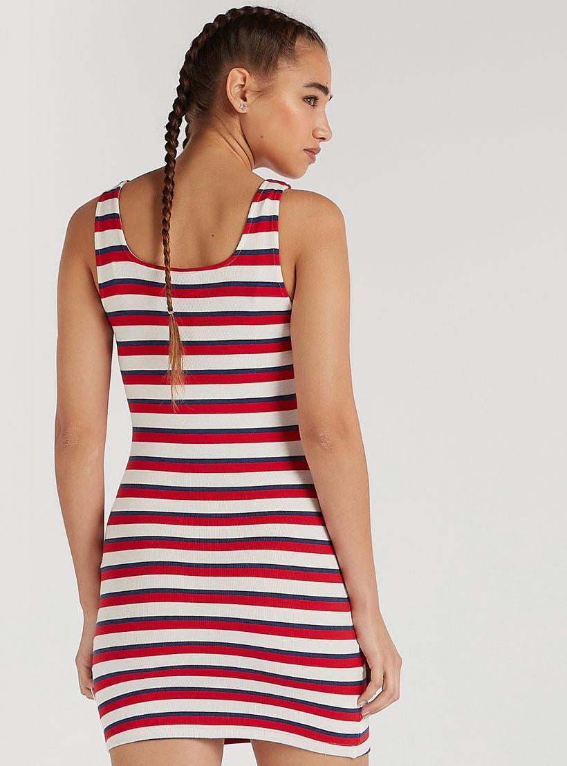 فستان ضيق قصير مخطط بياقة مربعة بطبعات هالو كيتي-women-clothing-dresses-image-4
