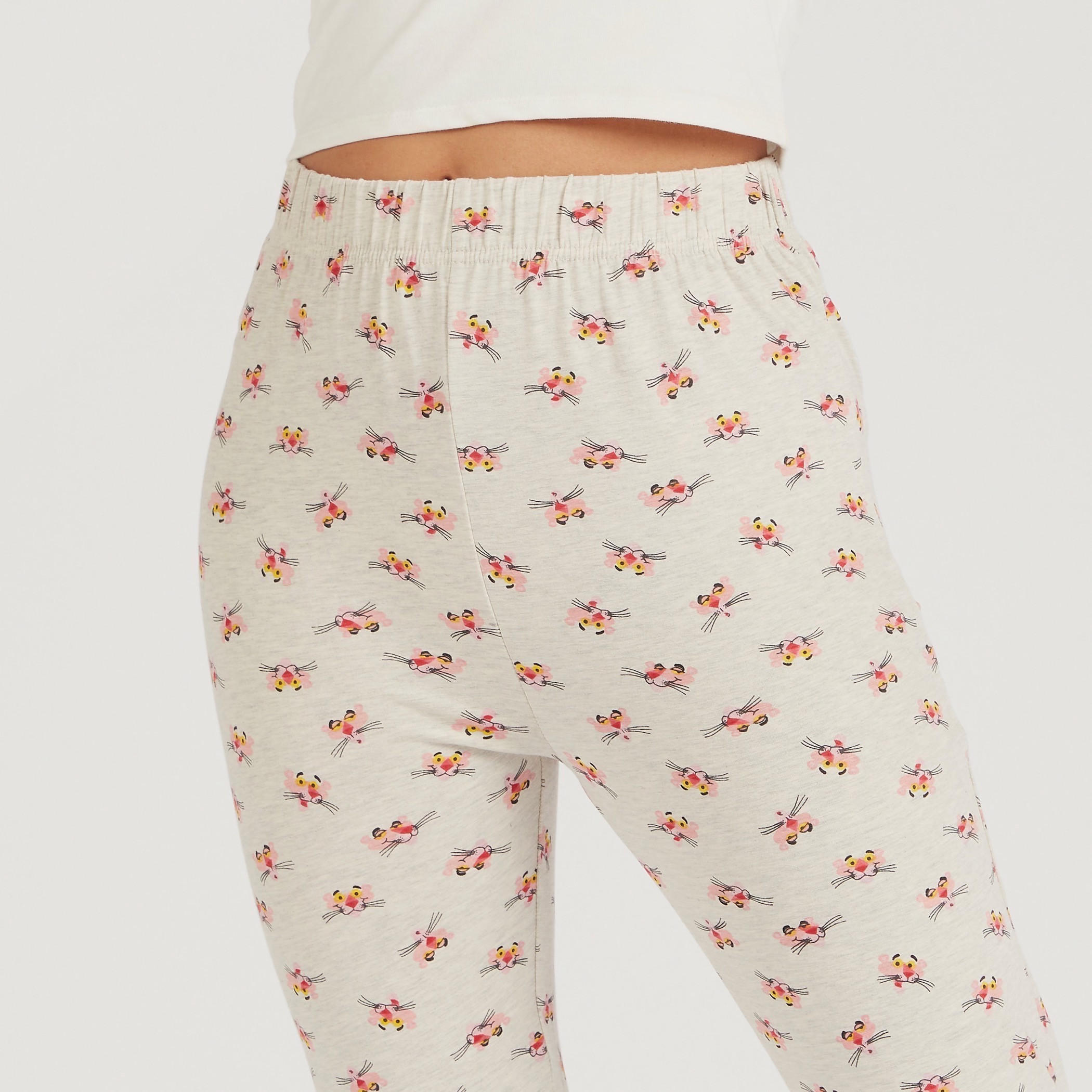 بنطلون ليقنز بخصر متوسّط الارتفاع وطبعات بينك بانتر-women-clothing-bottoms-leggings-image-3