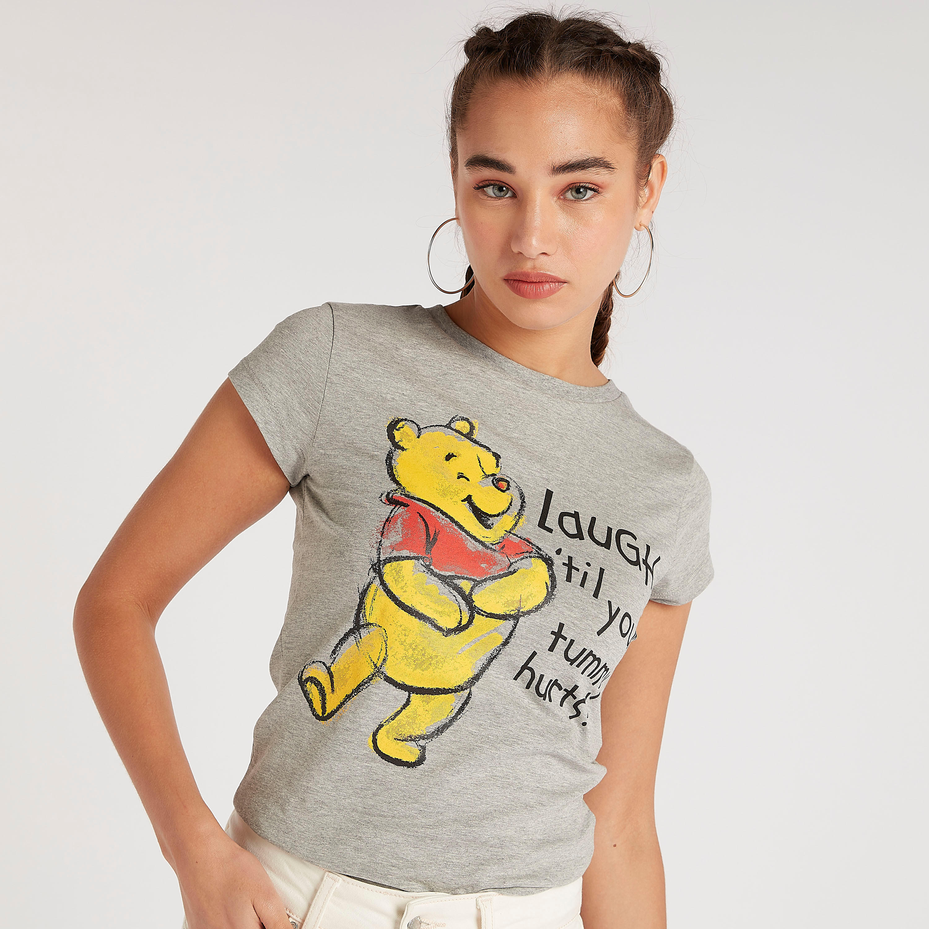 تيشيرت بياقة ضيّقة وأكمام كاب وطبعات ويني ذي بو-women-clothing-tshirts-image-1