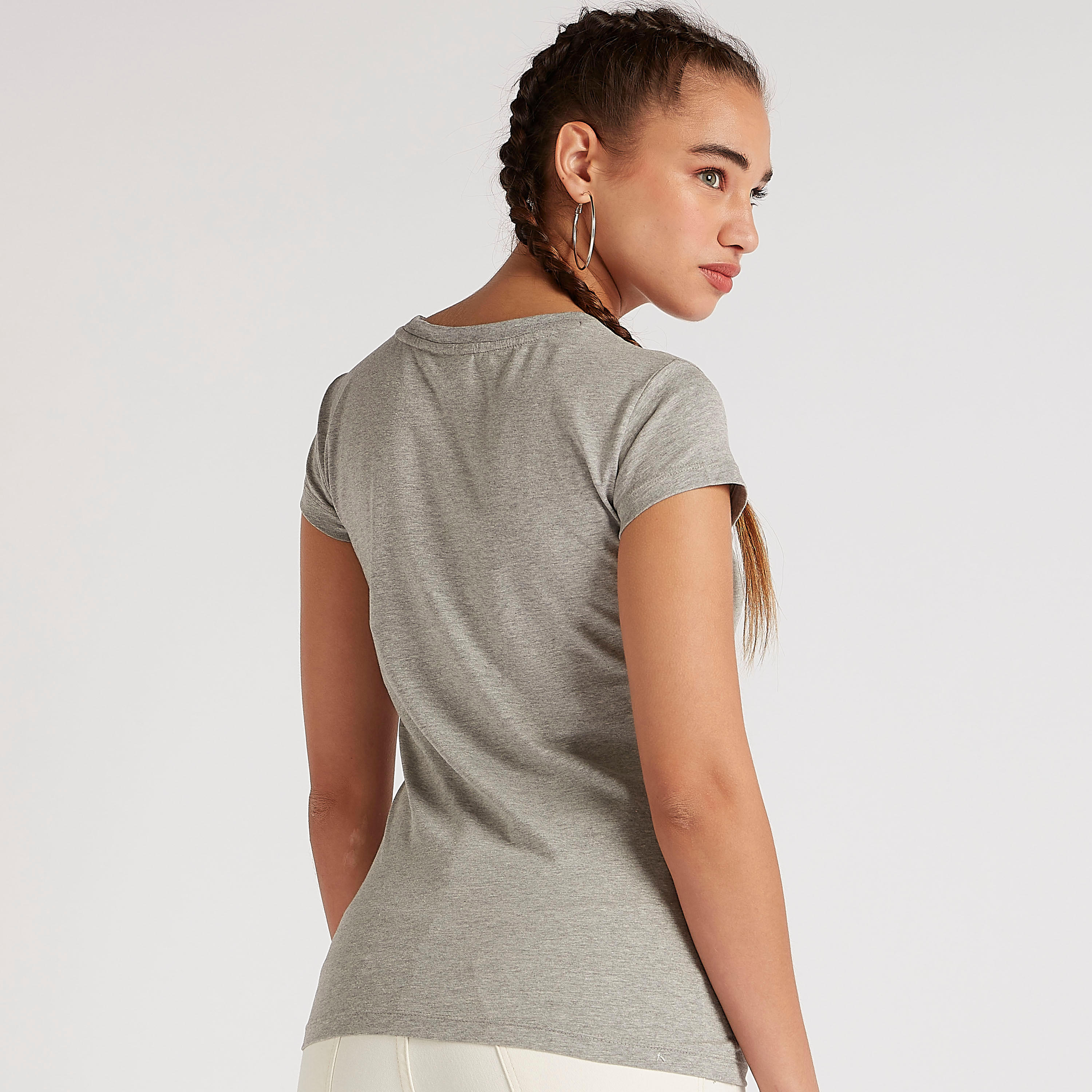 تيشيرت بياقة ضيّقة وأكمام كاب وطبعات ويني ذي بو-women-clothing-tshirts-image-4