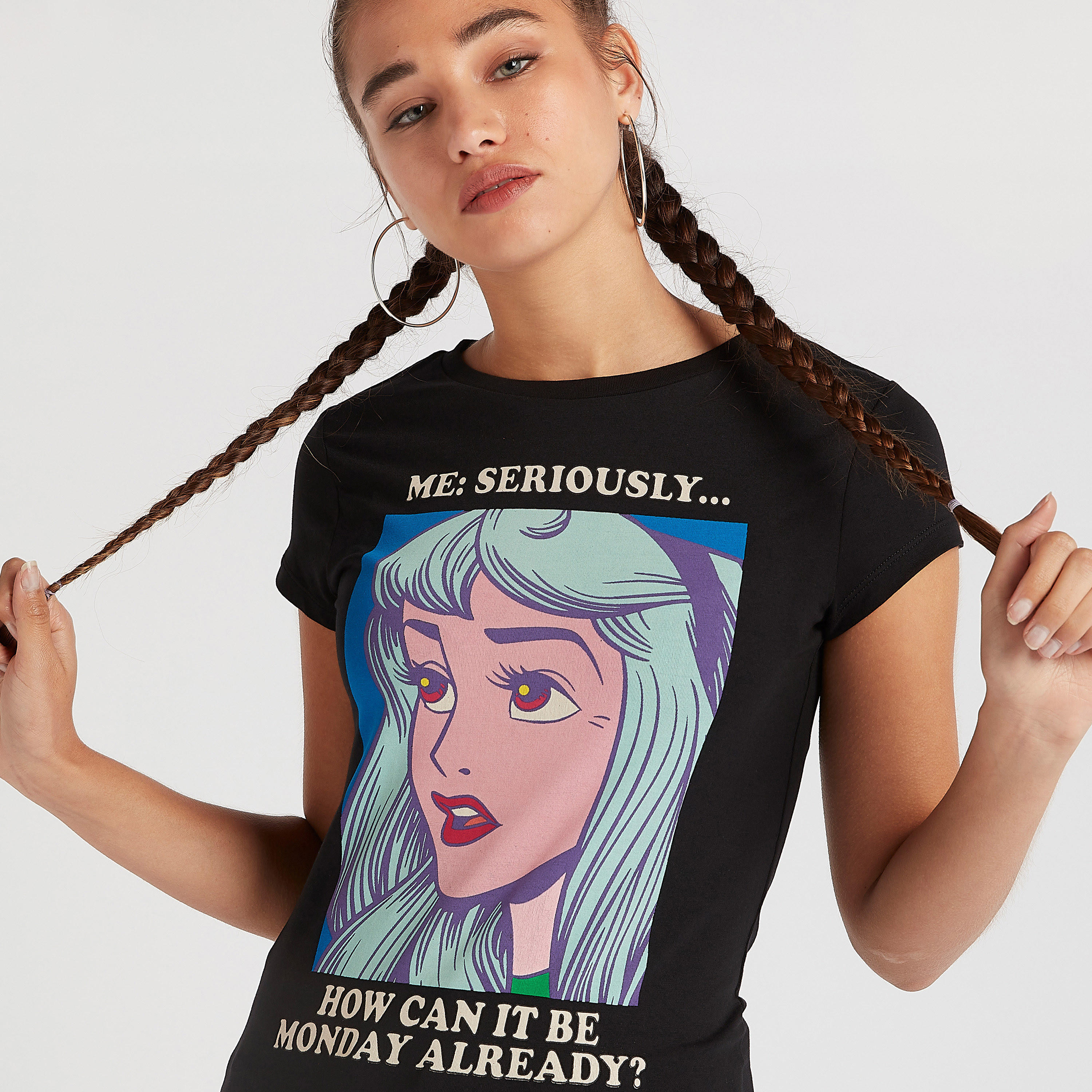 تيشيرت بياقة ضيّقة وأكمام كاب وطبعات-women-clothing-tshirts-image-5