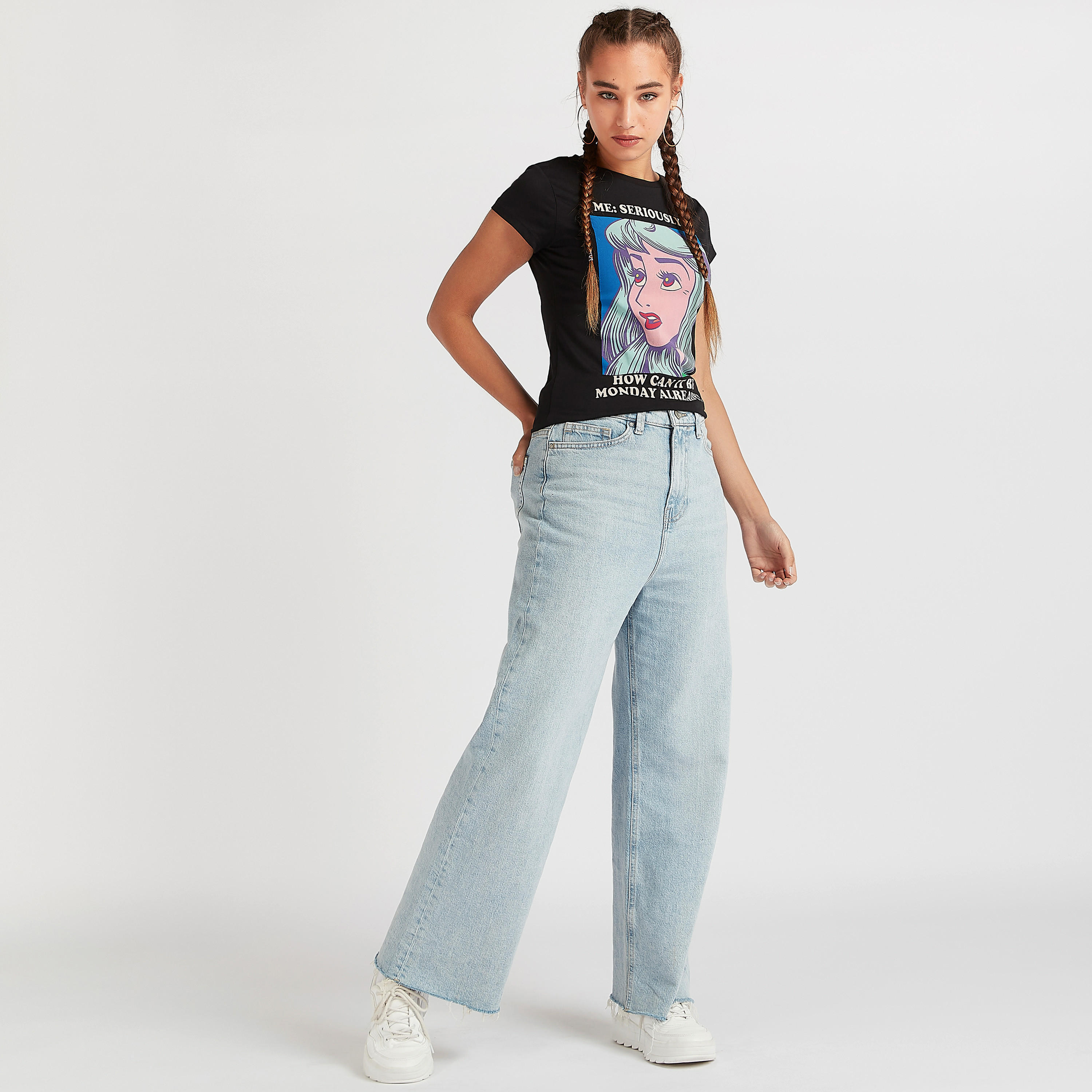 تيشيرت بياقة ضيّقة وأكمام كاب وطبعات-women-clothing-tshirts-image-4