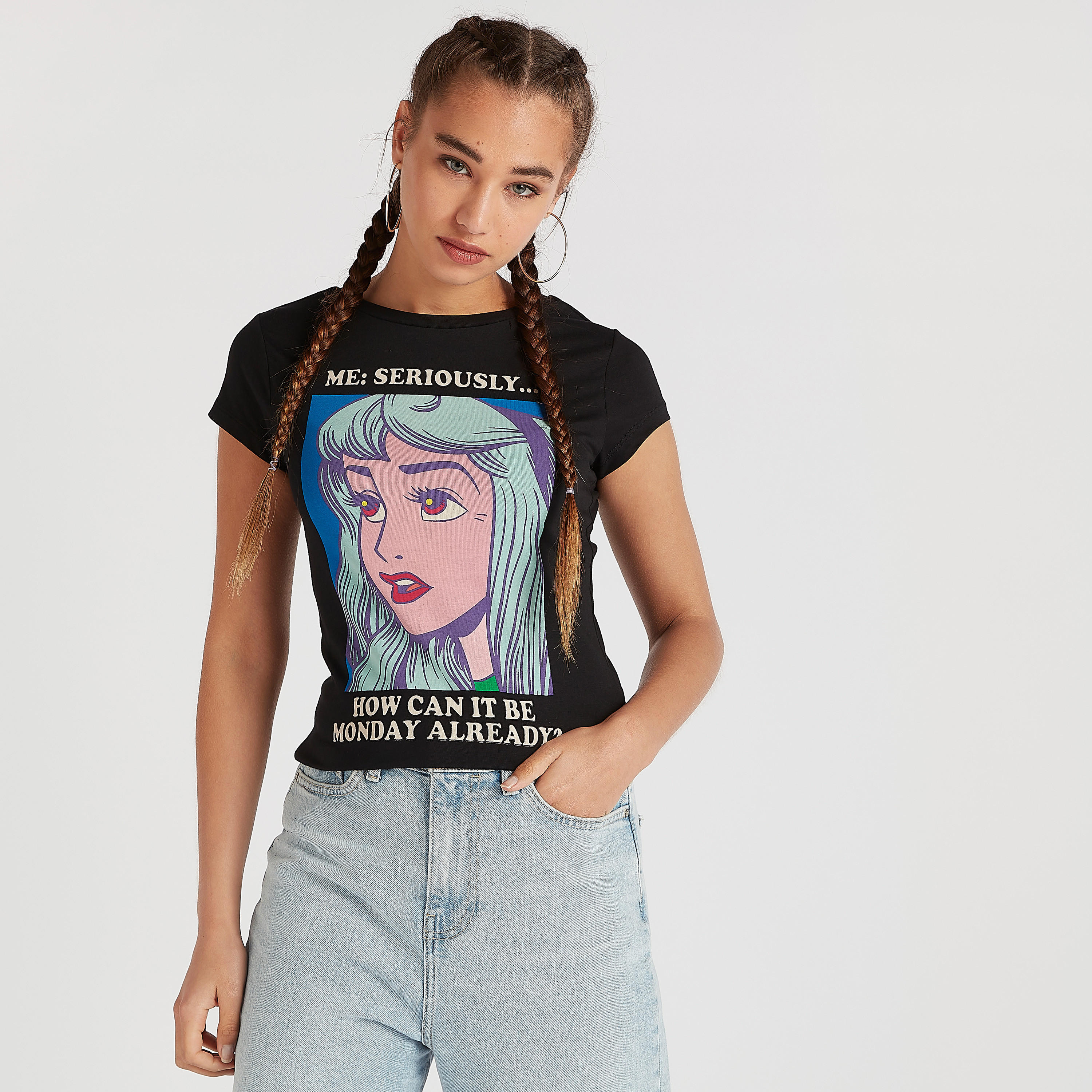 تيشيرت بياقة ضيّقة وأكمام كاب وطبعات-women-clothing-tshirts-image-3