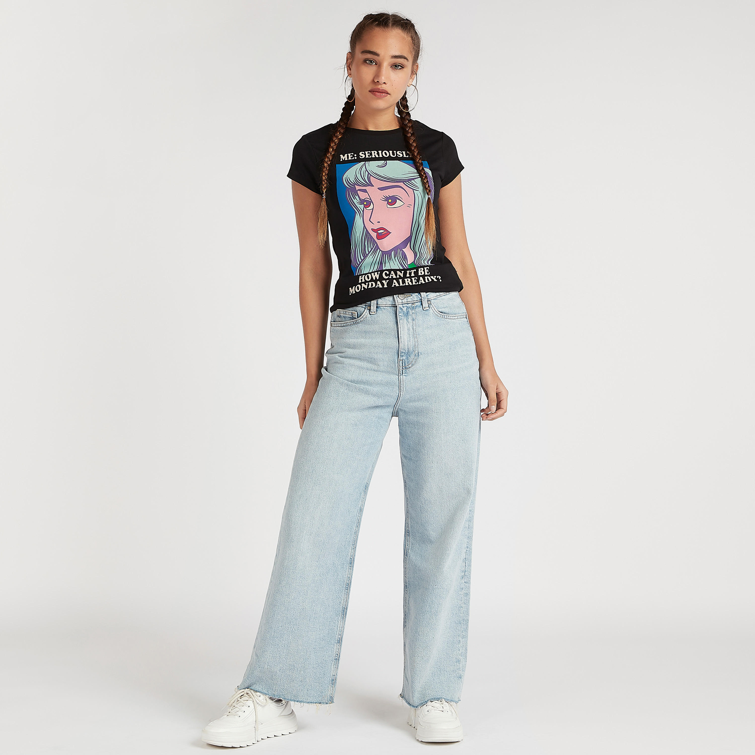 تيشيرت بياقة ضيّقة وأكمام كاب وطبعات-women-clothing-tshirts-image-1