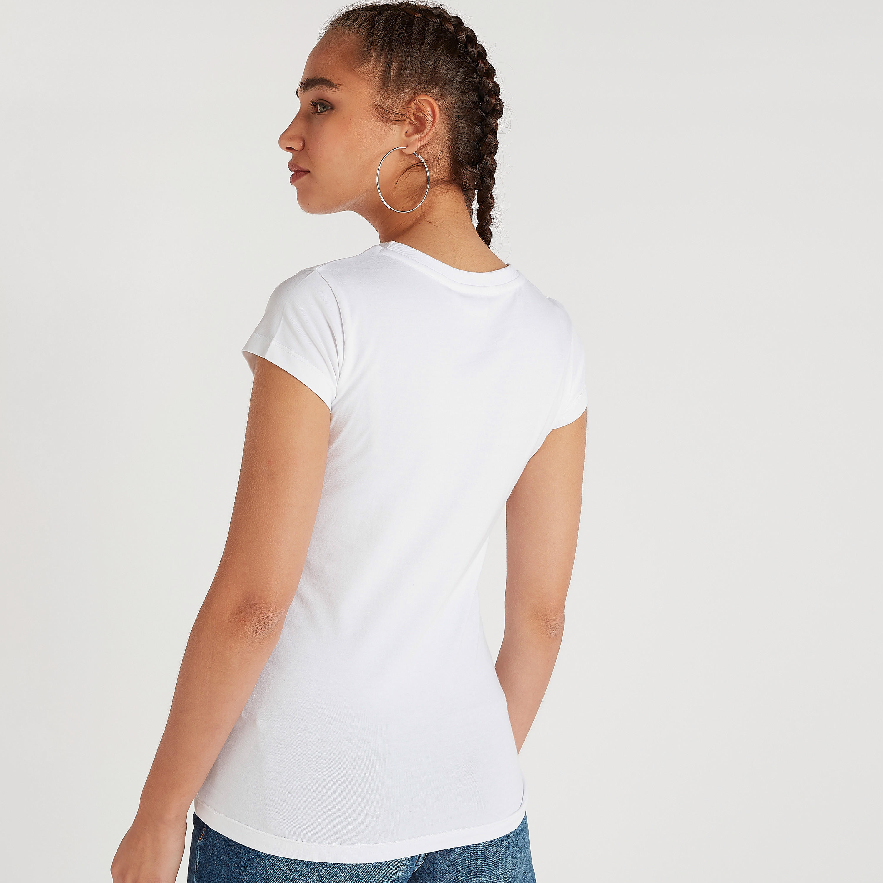 تيشيرت بياقة ضيقة وأكمام كاب وطبعات لوني تيونز-women-clothing-tshirts-image-4