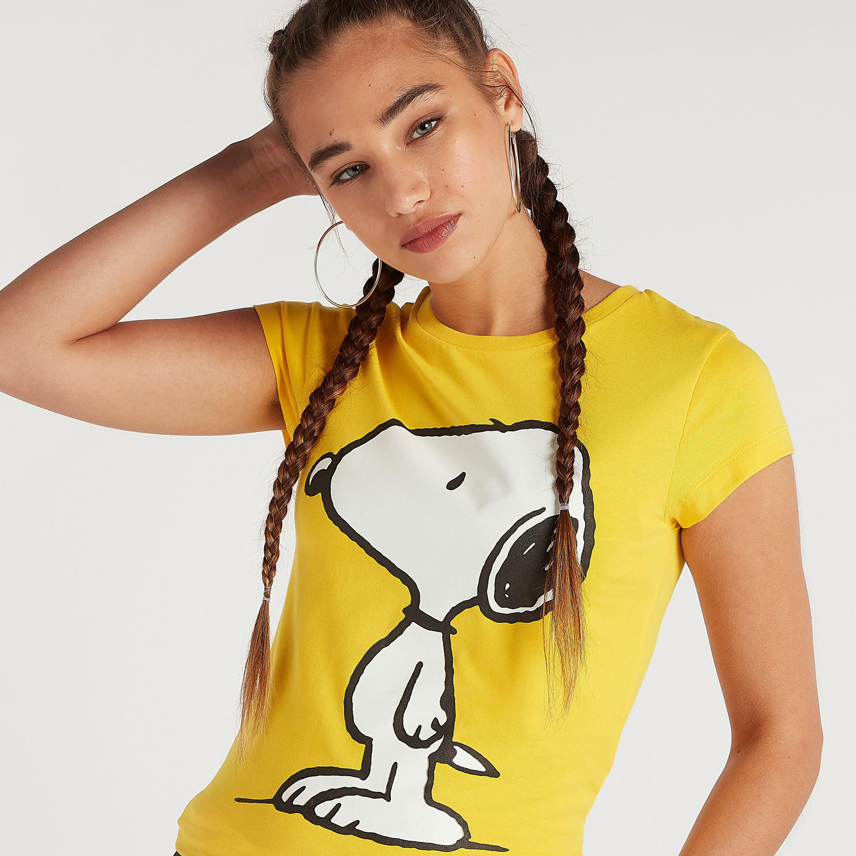 تيشيرت بياقة ضيّقة وأكمام كاب وطبعات-women-clothing-tshirts-image-2