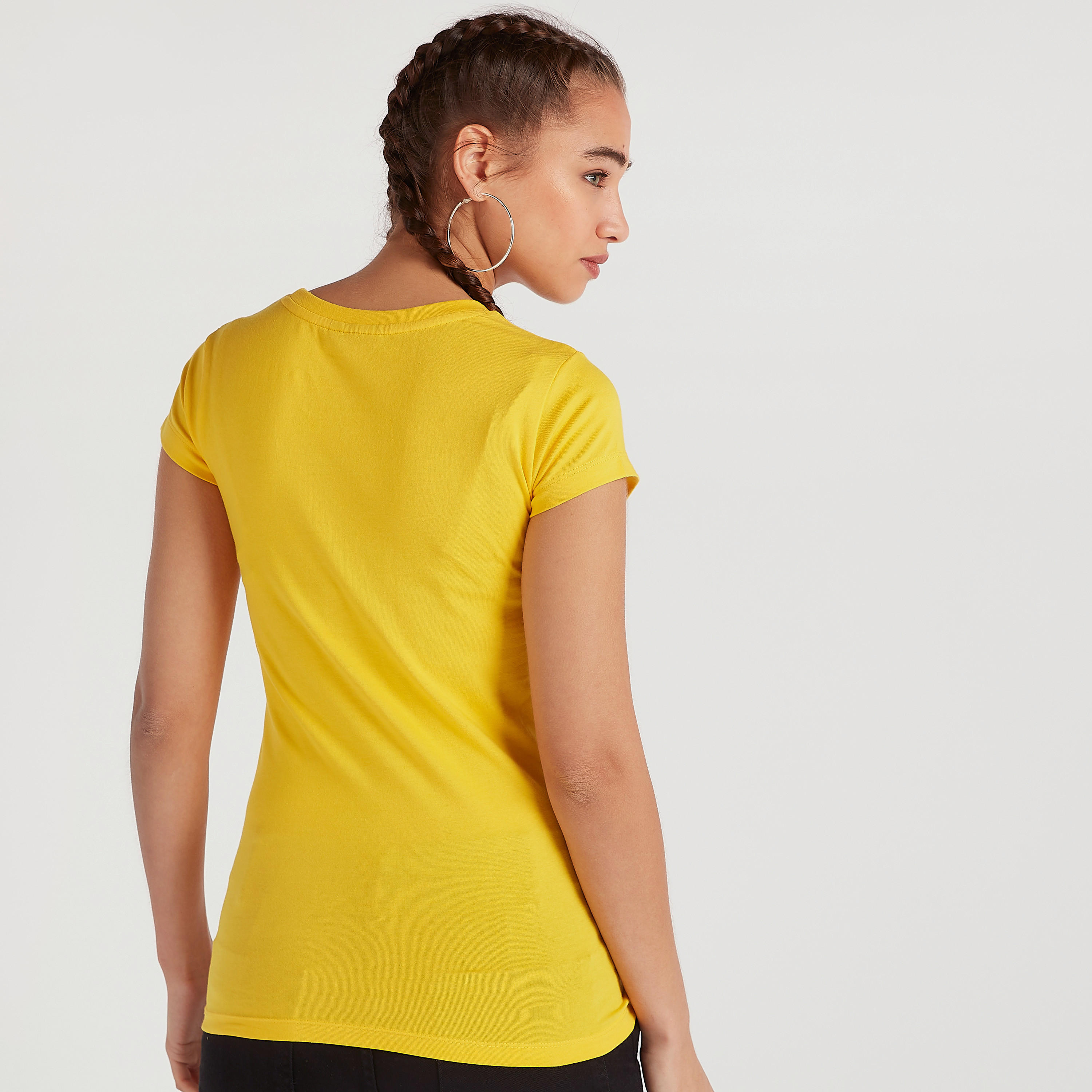 تيشيرت بياقة ضيّقة وأكمام كاب وطبعات-women-clothing-tshirts-image-4