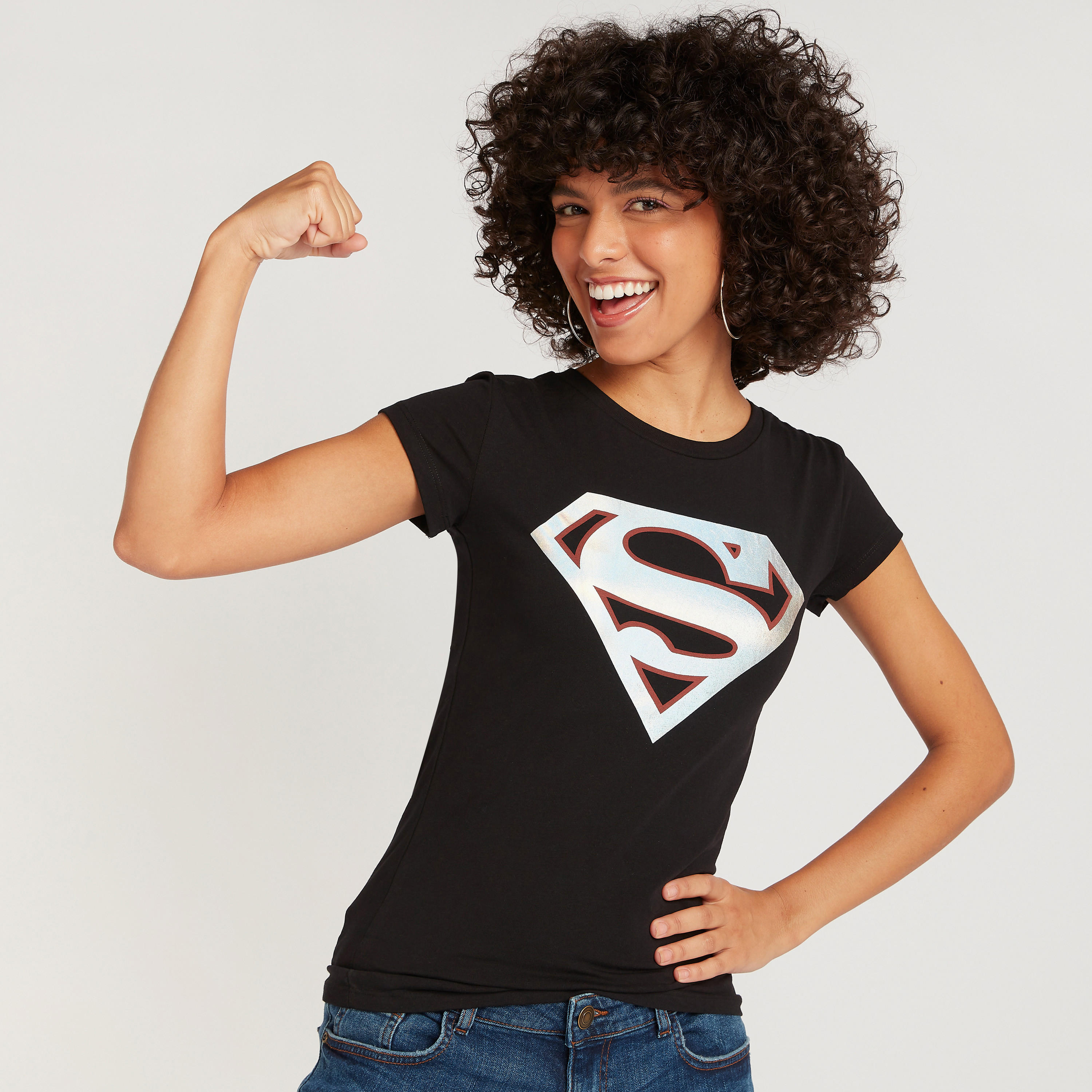 تيشيرت بياقة ضيّقة وأكمام قصيرة وطبعات سوبرمان-women-clothing-tshirts-image-1