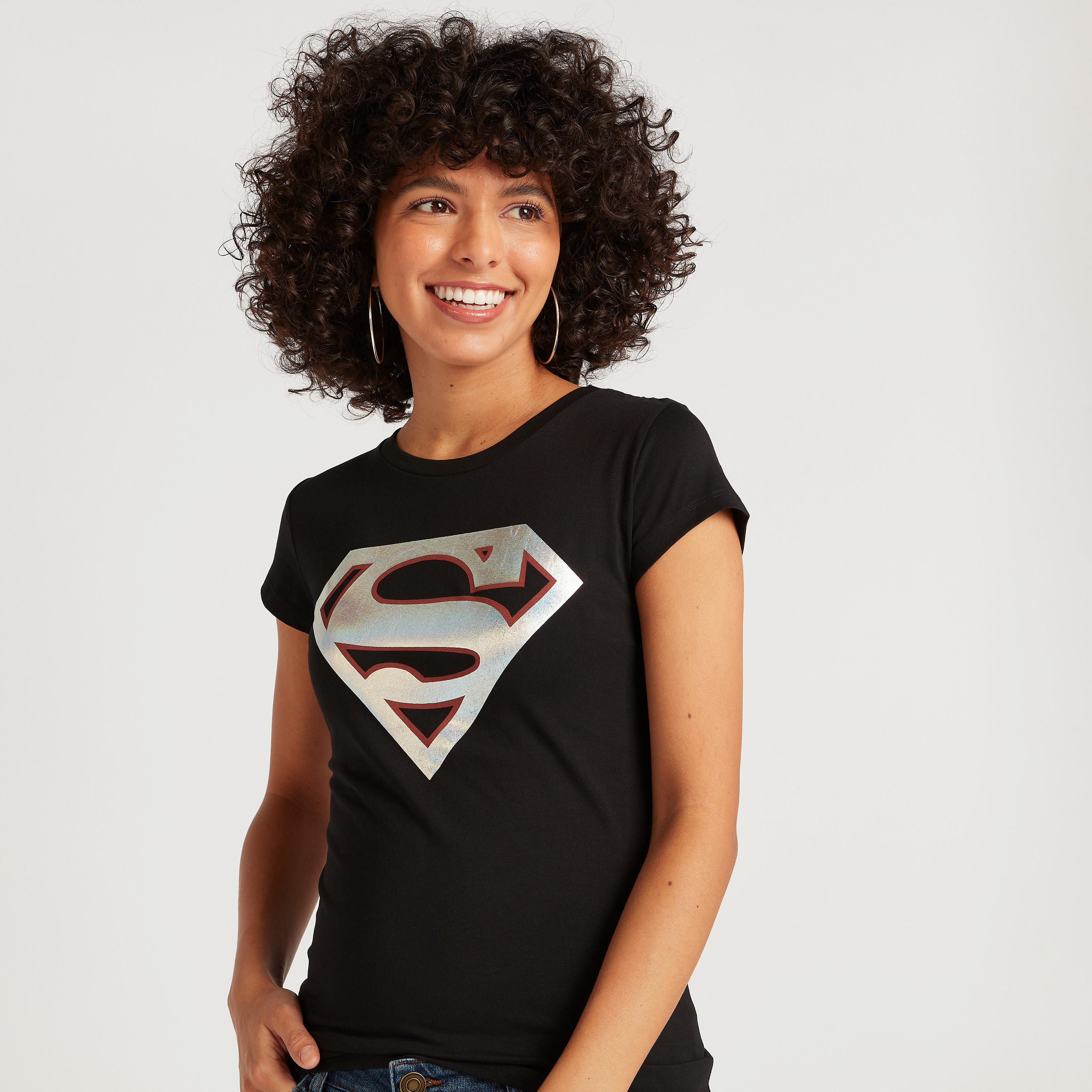 تيشيرت بياقة ضيّقة وأكمام قصيرة وطبعات سوبرمان-women-clothing-tshirts-image-5