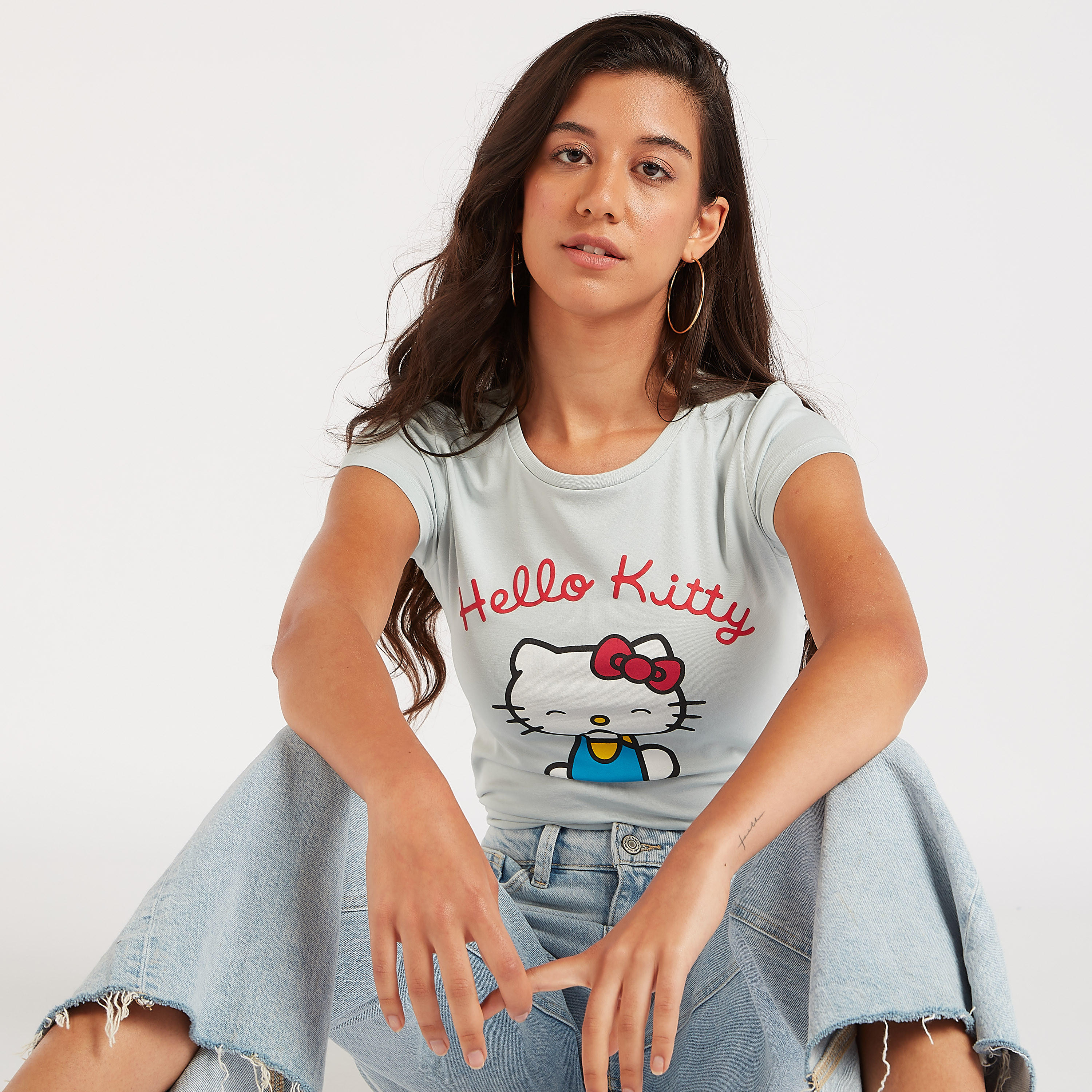 تيشيرت بياقة ضيّقة وأكمام كاب وطبعات هالو كيتي-women-clothing-tshirts-image-5