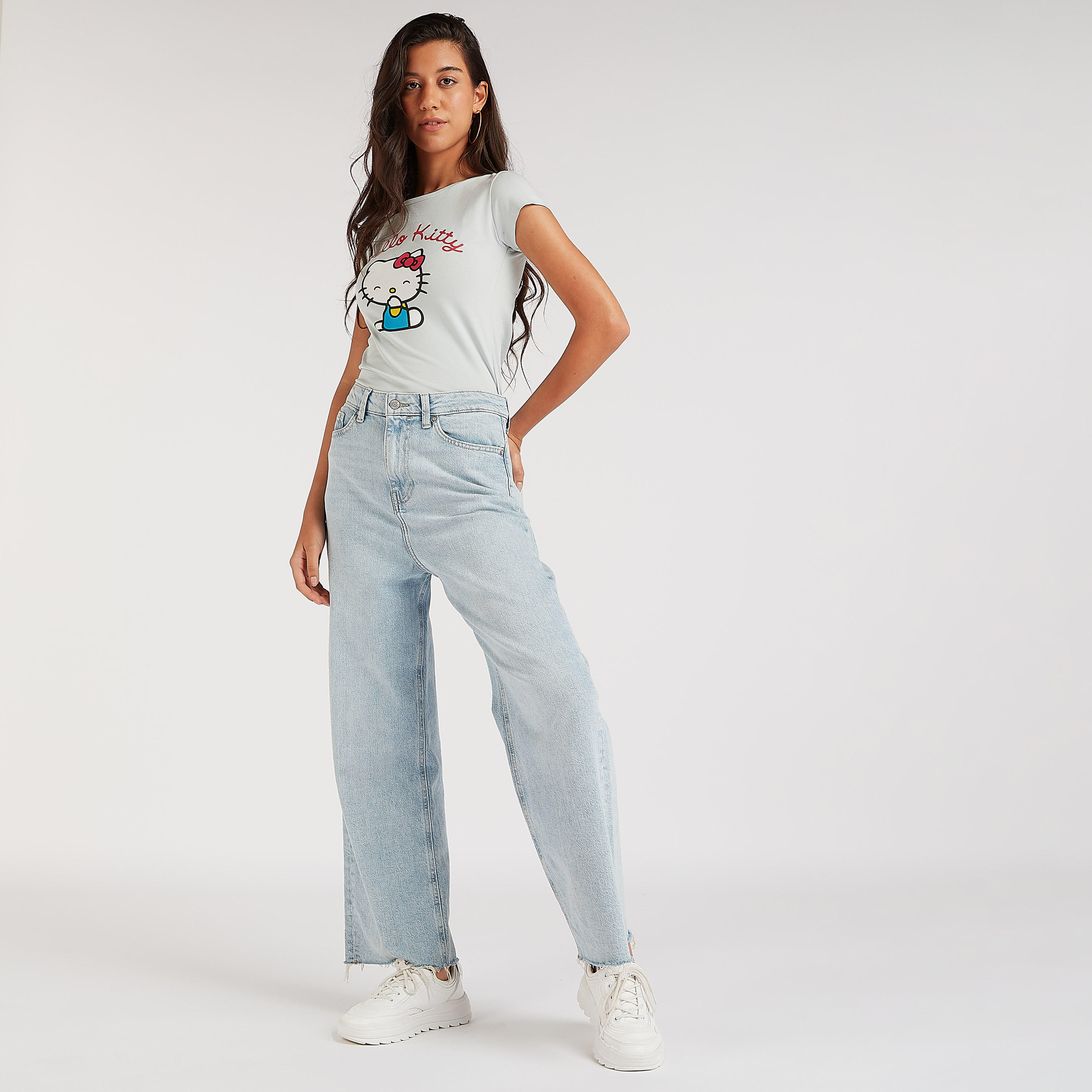تيشيرت بياقة ضيّقة وأكمام كاب وطبعات هالو كيتي-women-clothing-tshirts-image-4