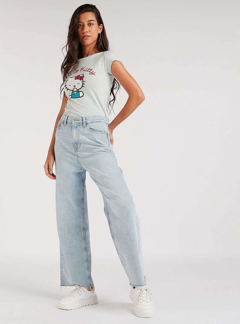 تيشيرت بياقة ضيّقة وأكمام كاب وطبعات هالو كيتي-women-clothing-tshirts-image-4