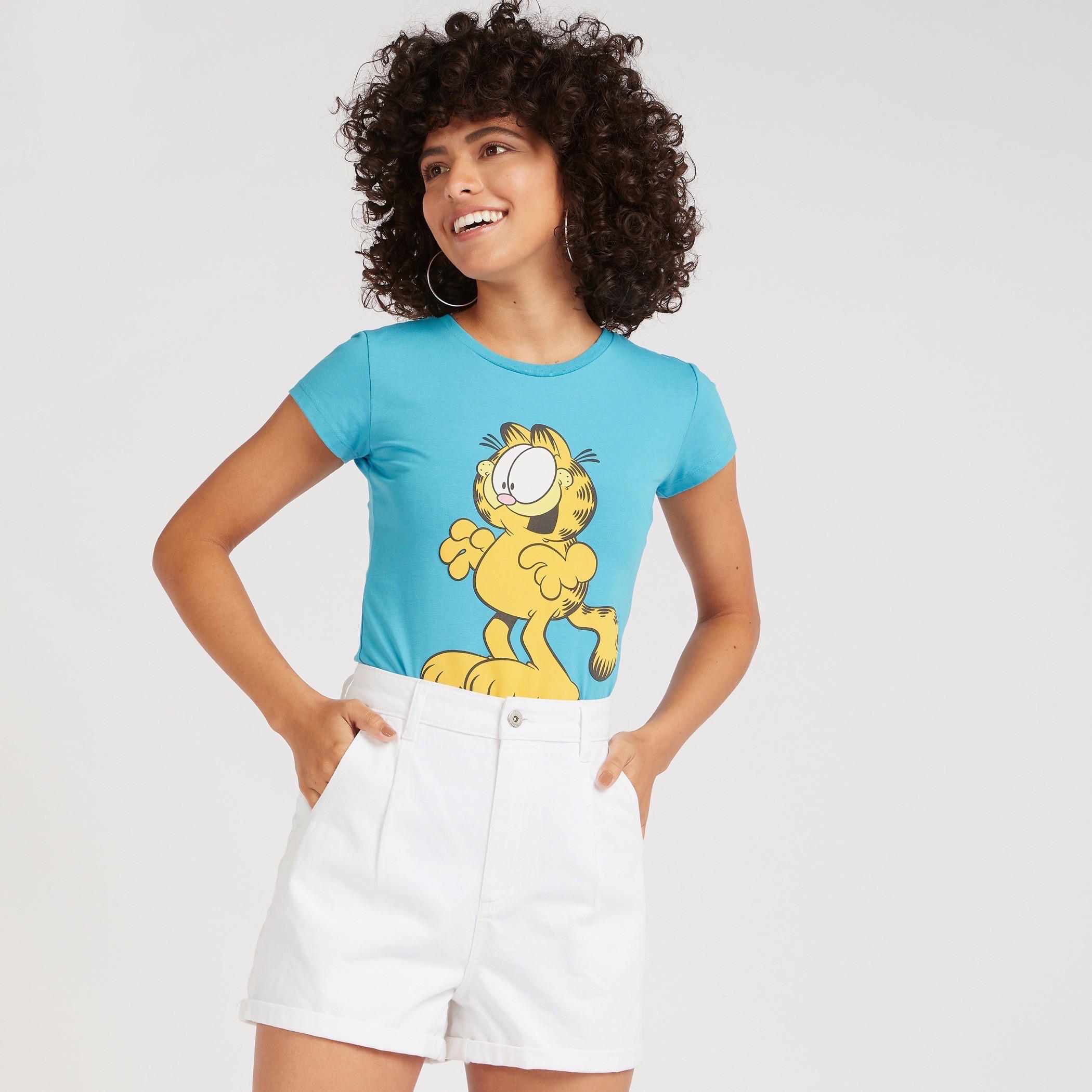 تيشيرت بياقة ضيّقة وأكمام قصيرة وطبعات غارفيلد-women-clothing-tshirts-image-1
