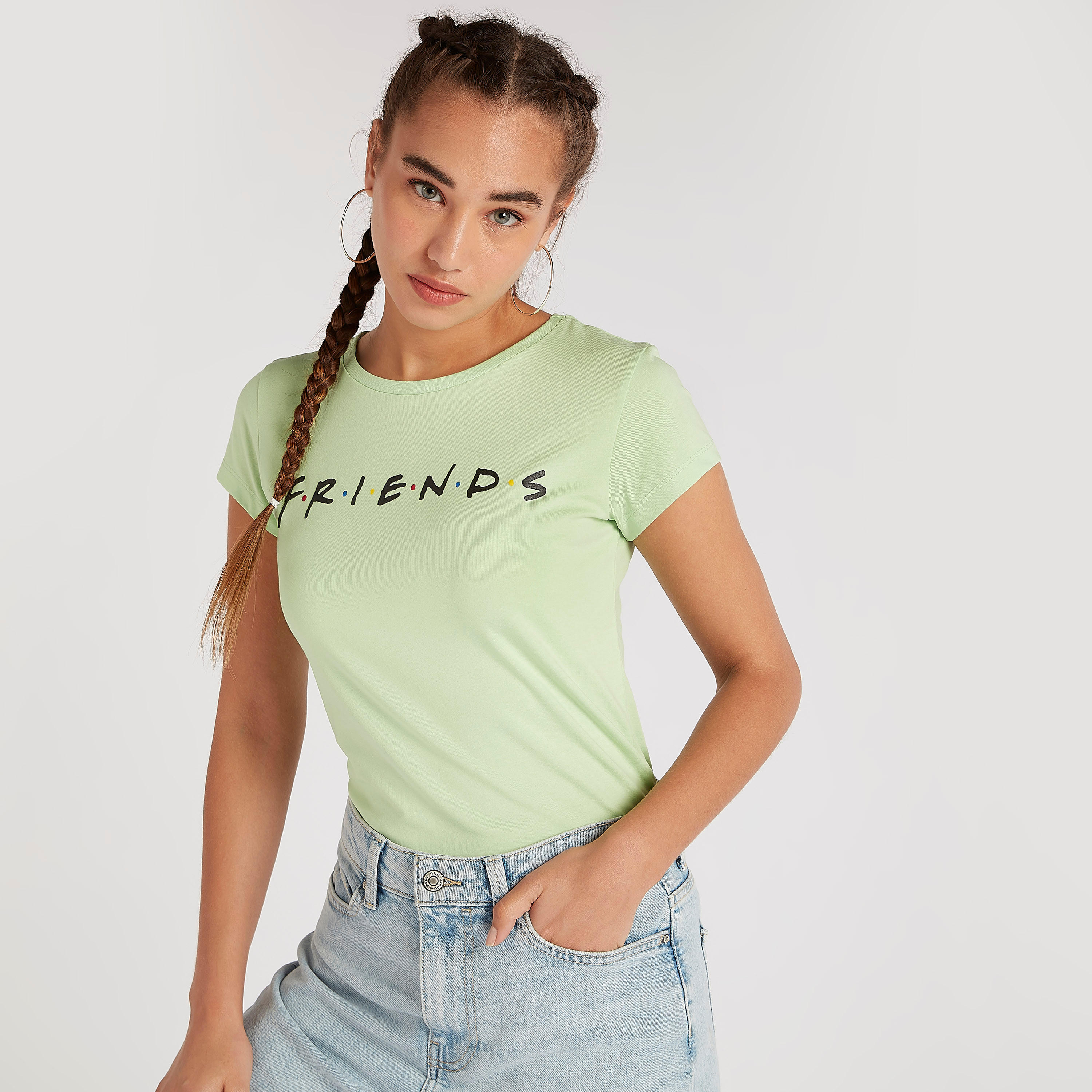 تيشيرت بياقة ضيقة وأكمام قصيرة وطبعات-women-clothing-tshirts-image-5