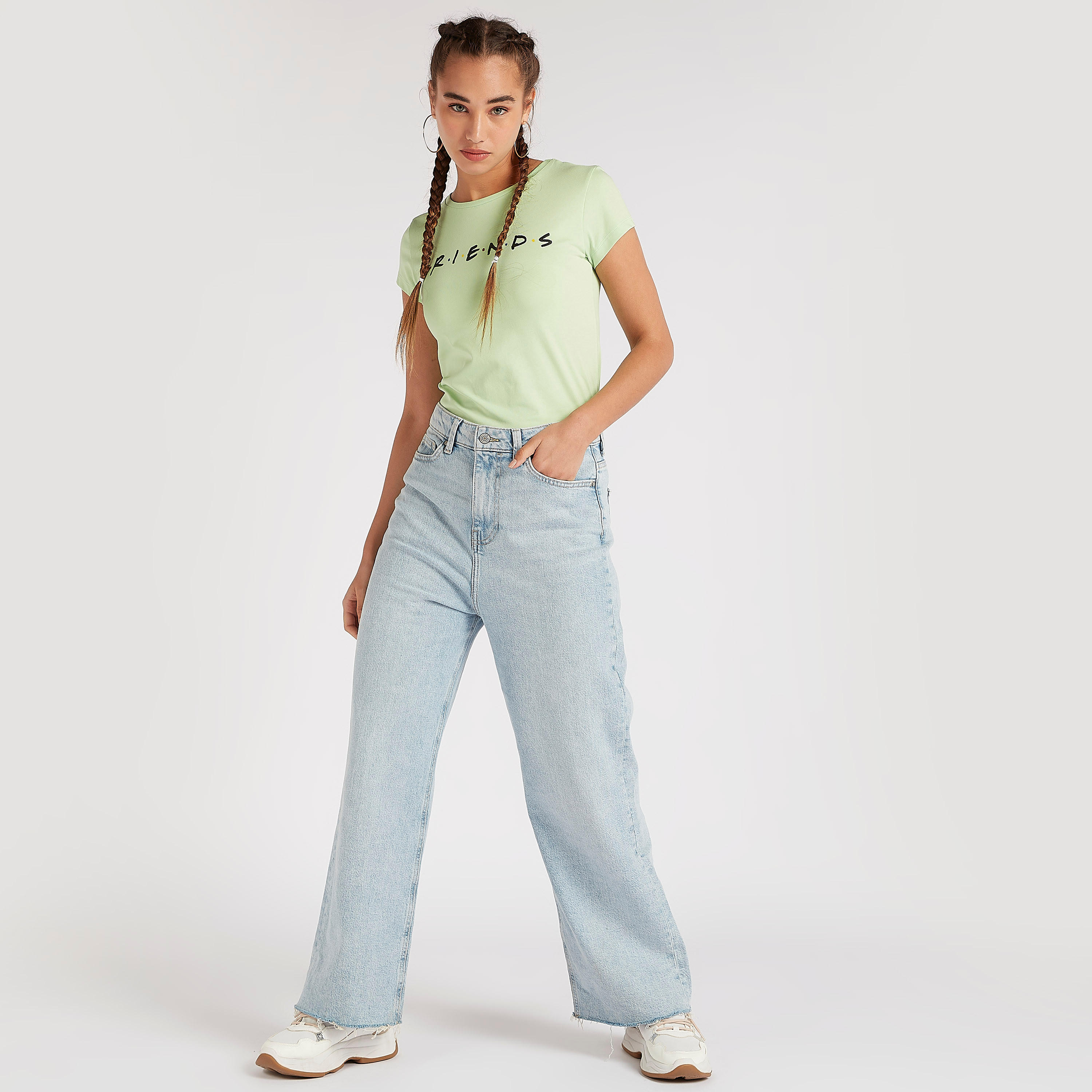تيشيرت بياقة ضيقة وأكمام قصيرة وطبعات-women-clothing-tshirts-image-4