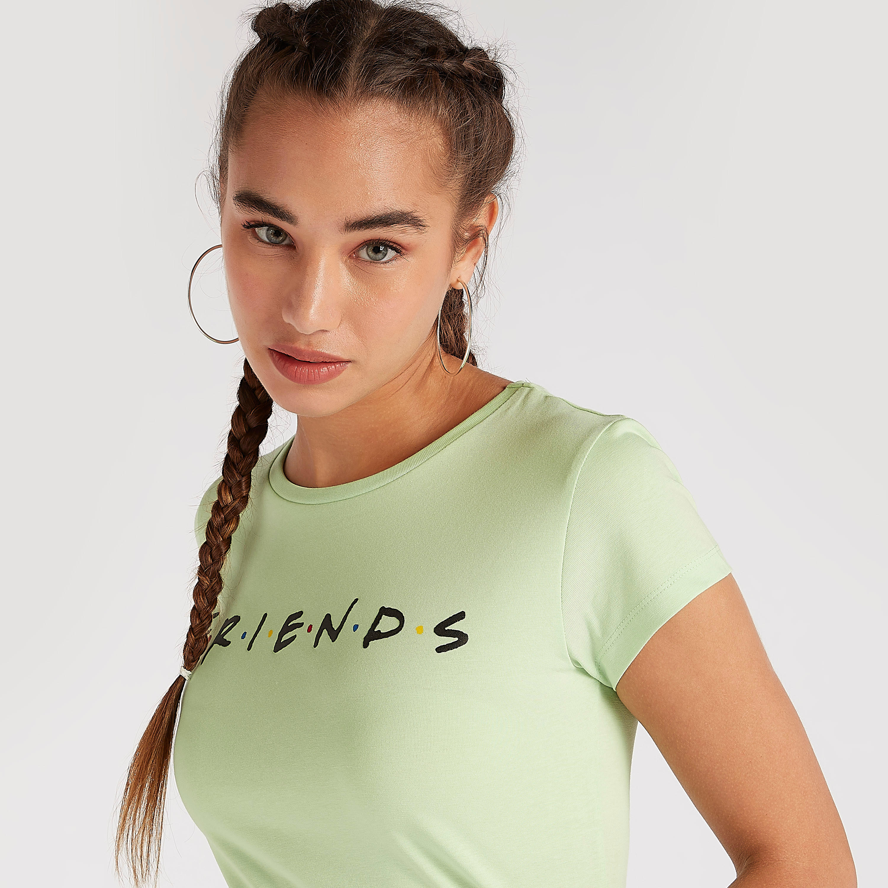 تيشيرت بياقة ضيقة وأكمام قصيرة وطبعات-women-clothing-tshirts-image-3