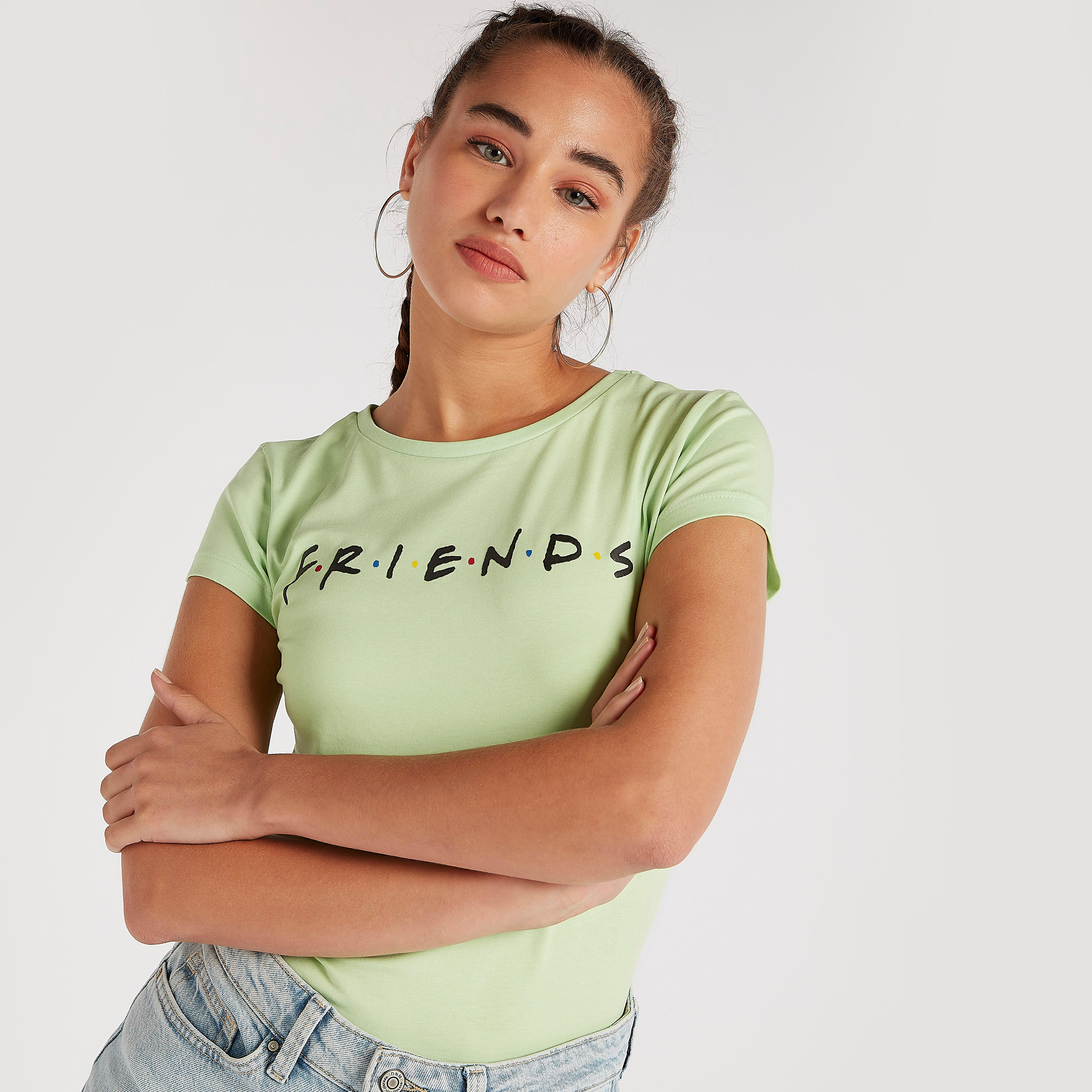 تيشيرت بياقة ضيقة وأكمام قصيرة وطبعات-women-clothing-tshirts-image-1
