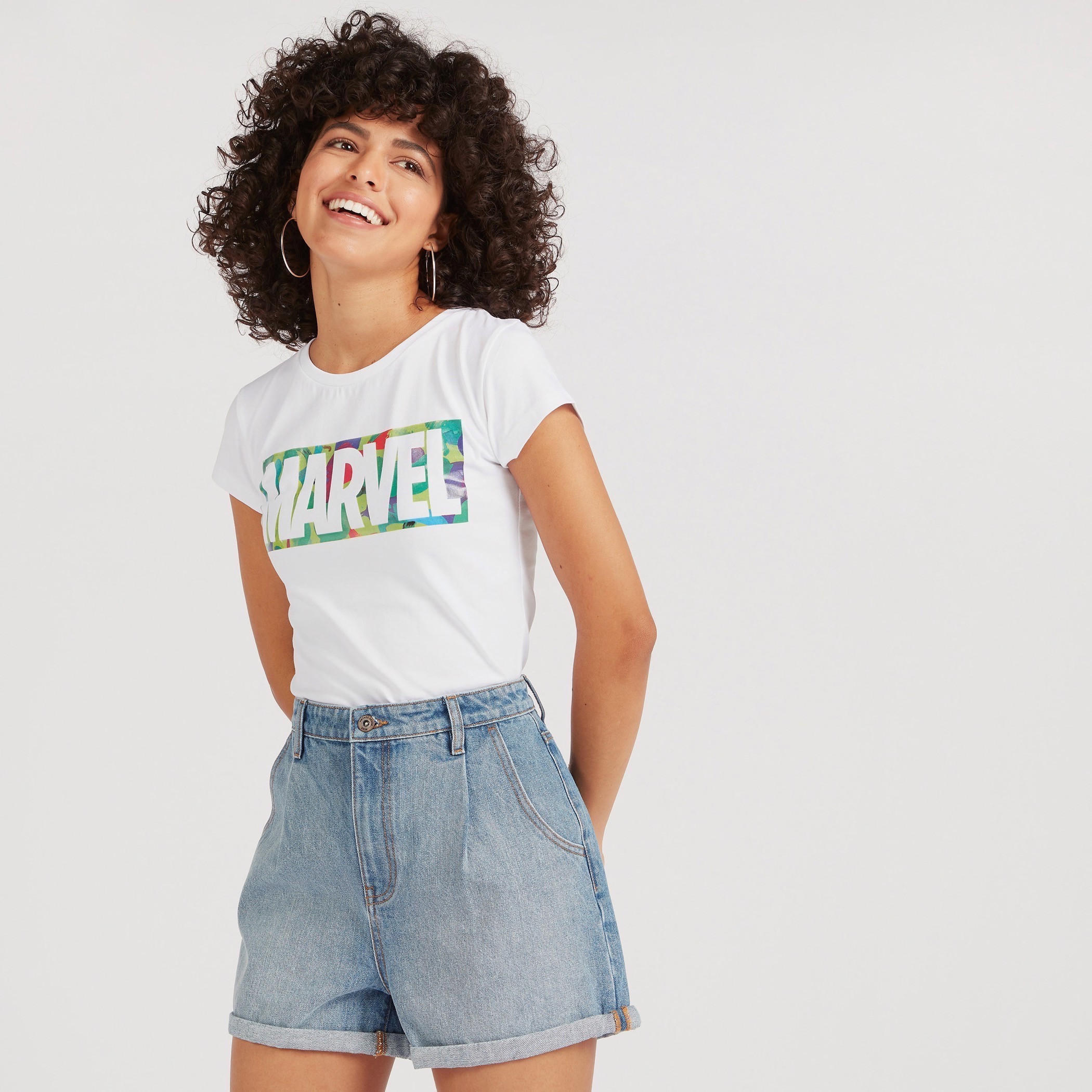 تيشيرت بياقة ضيّقة وأكمام قصيرة وطبعات مارفل-women-clothing-tshirts-image-1