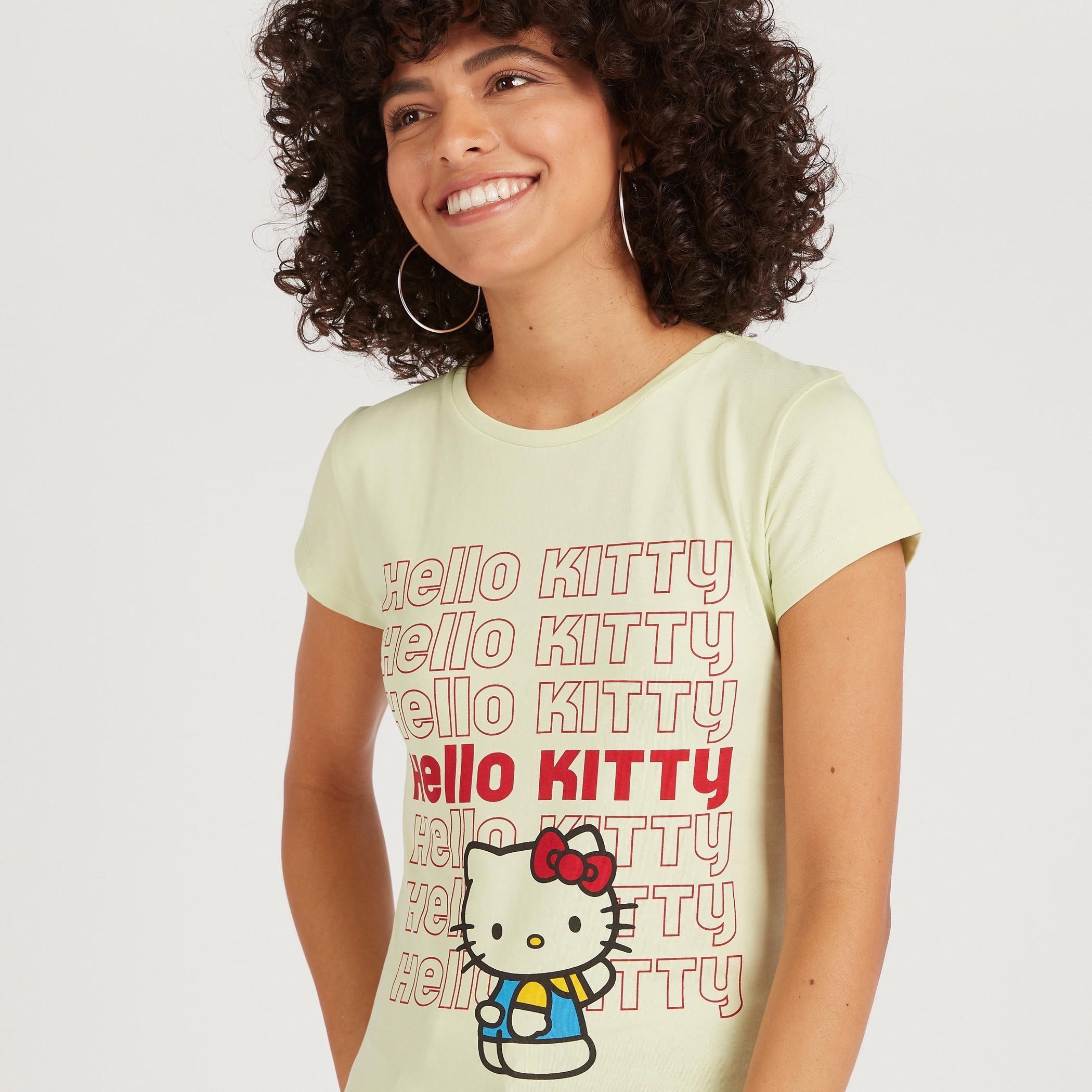 تيشيرت بياقة ضيقة وأكمام كاب وطبعات هالو كيتي-women-clothing-tshirts-image-2