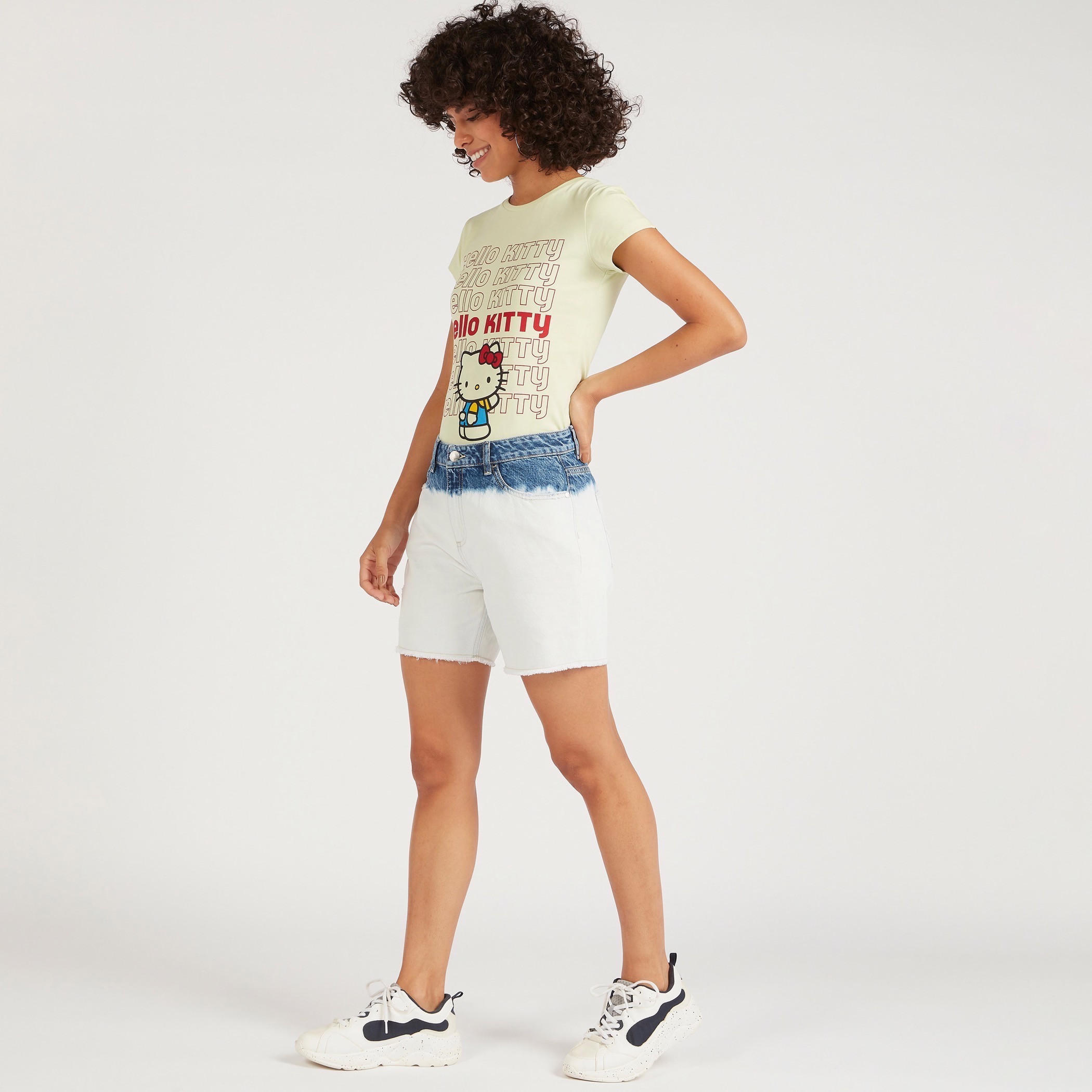 تيشيرت بياقة ضيقة وأكمام كاب وطبعات هالو كيتي-women-clothing-tshirts-image-3