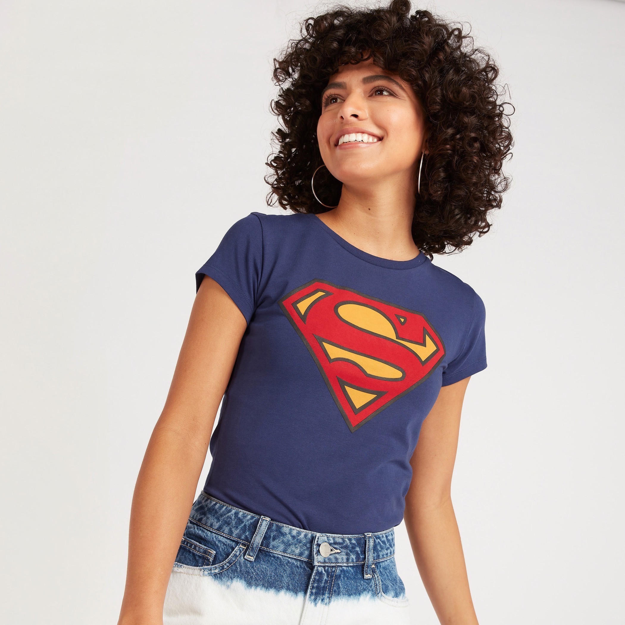 تيشيرت بتصميم سوبر مان وياقة ضيقة وأكمام كاب-women-clothing-tshirts-image-1