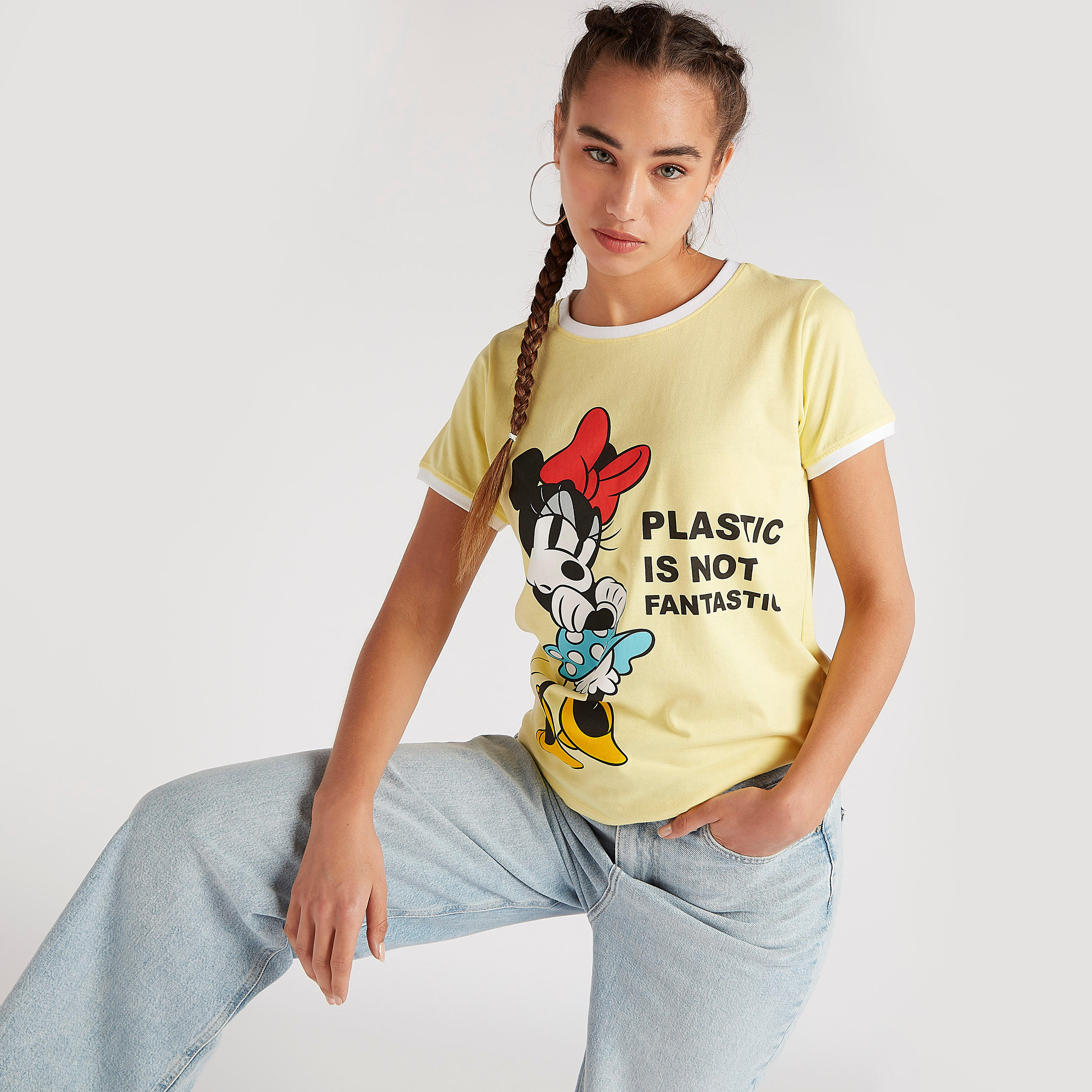 تيشيرت بياقة ضيّقة وأكمام قصيرة وطبعات ميني ماوس-women-clothing-tshirts-image-1