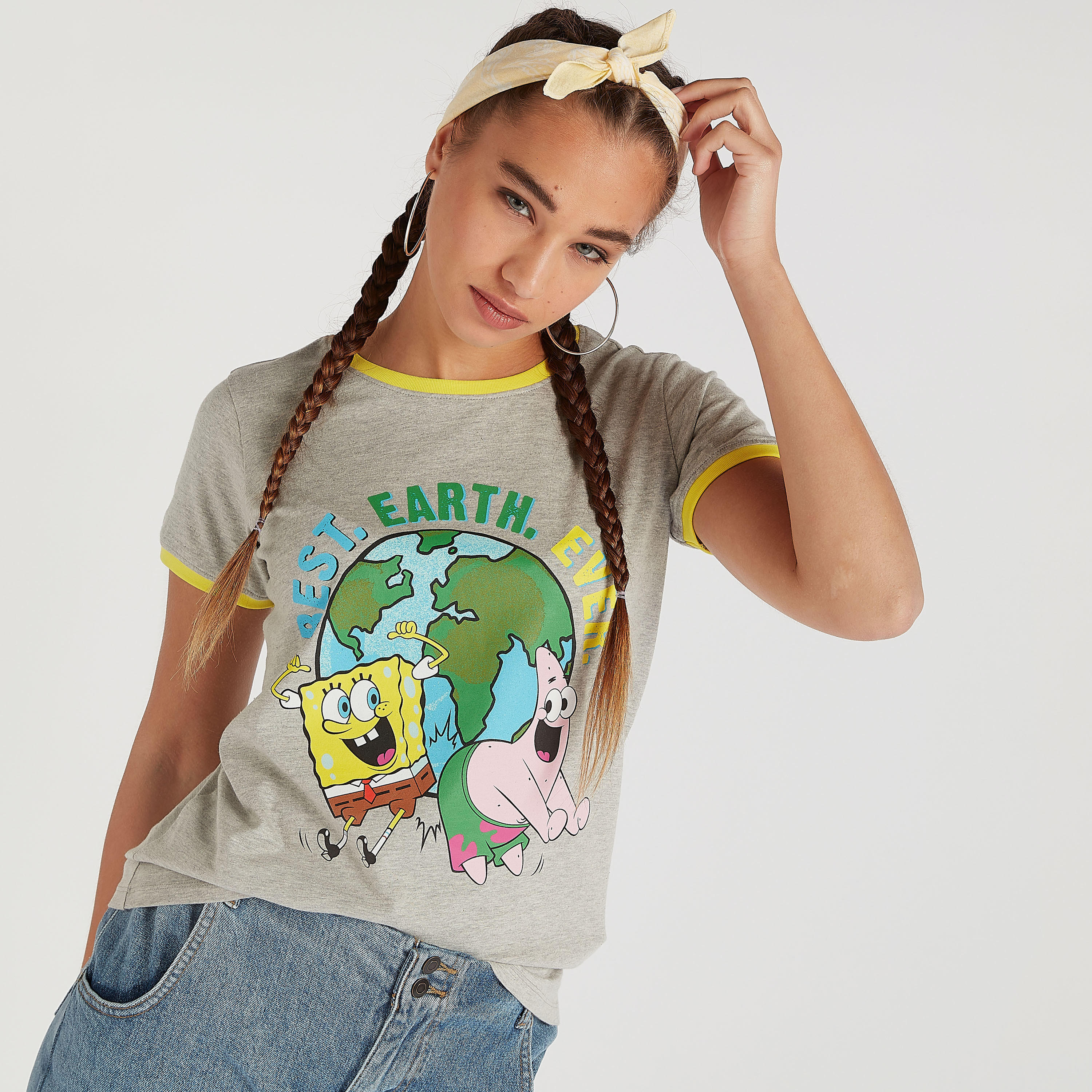 تيشيرت بياقة ضيقة وأكمام قصيرة وطبعات سبونج بوب-women-clothing-tshirts-image-5