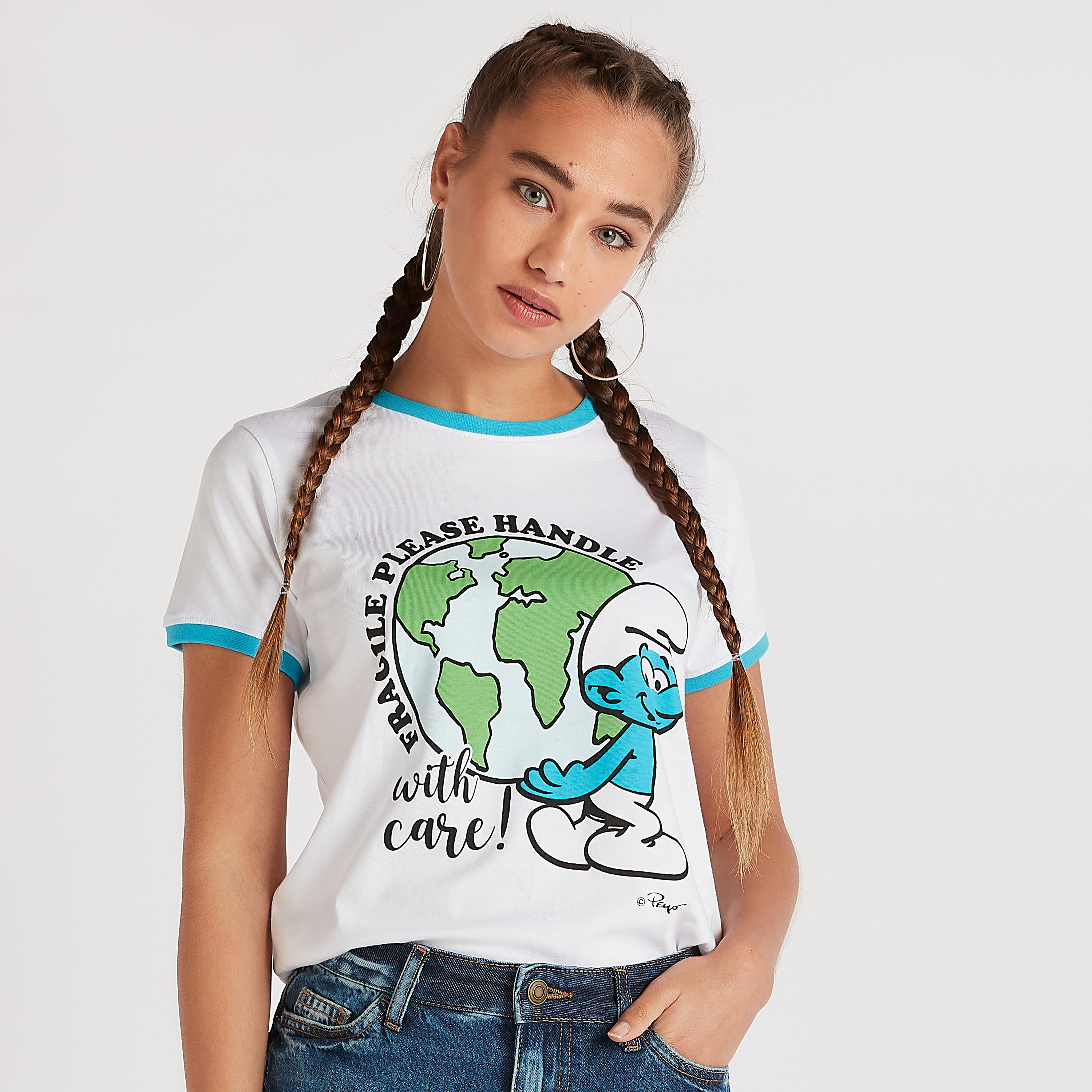 تيشيرت بياقة ضيّقة وأكمام قصيرة وطبعات ذي سمورفز-women-clothing-tshirts-image-5
