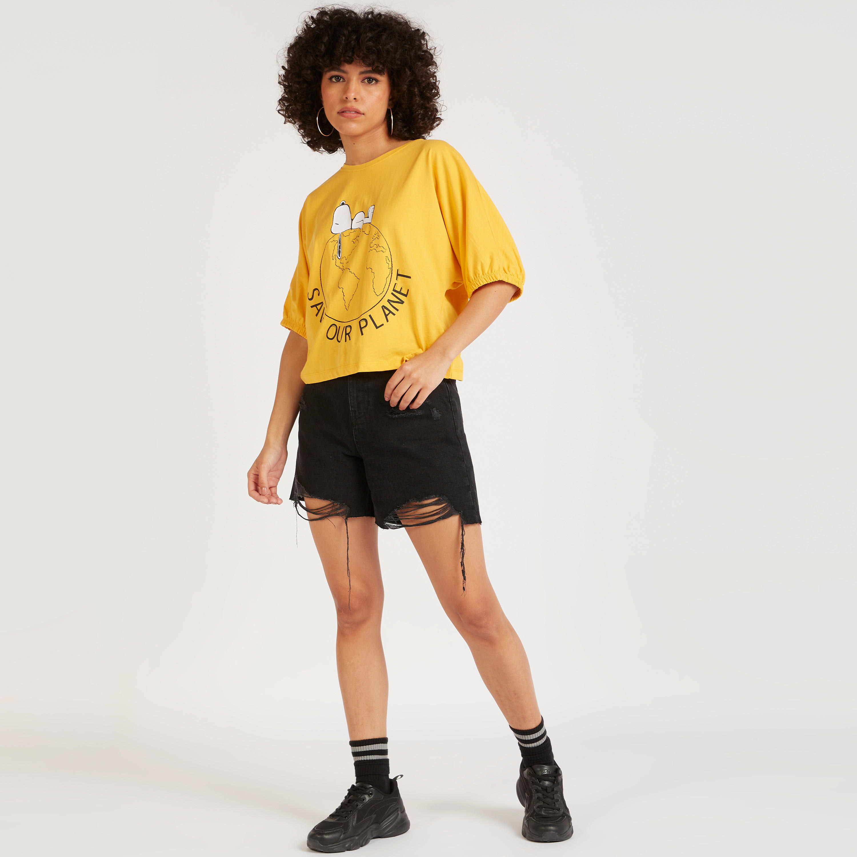 تيشيرت بياقة ضيّقة وأكمام كَاب وطبعات-women-clothing-tshirts-image-2