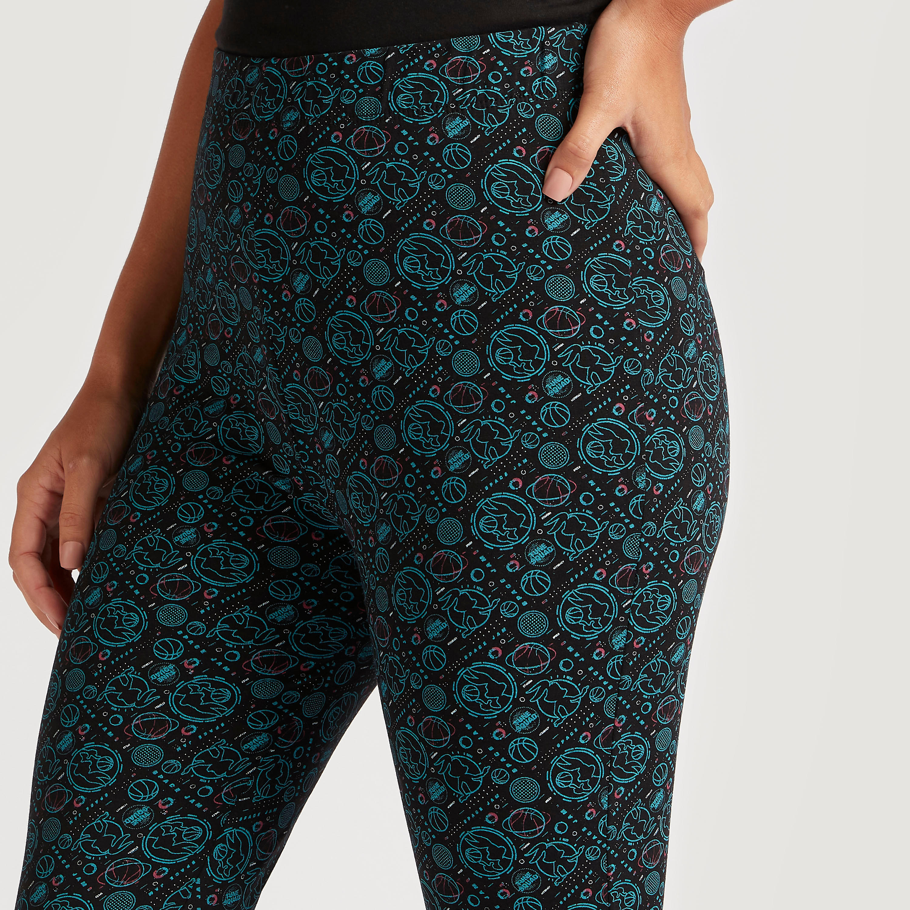 بنطلون ليقنز سادة بخصر مطّاطي متوسط الارتفاع وطبعات تيون سكواد-women-clothing-bottoms-leggings-image-3