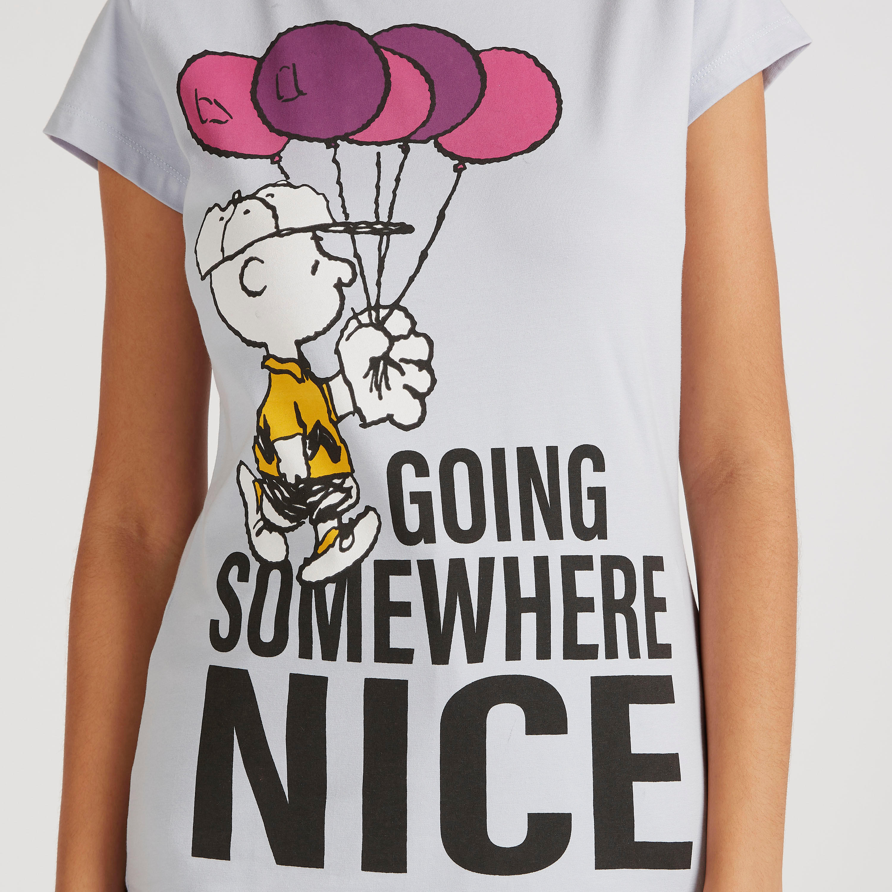 تيشيرت بياقة ضيّقة وأكمام كاب وطبعات-women-clothing-tshirts-image-3