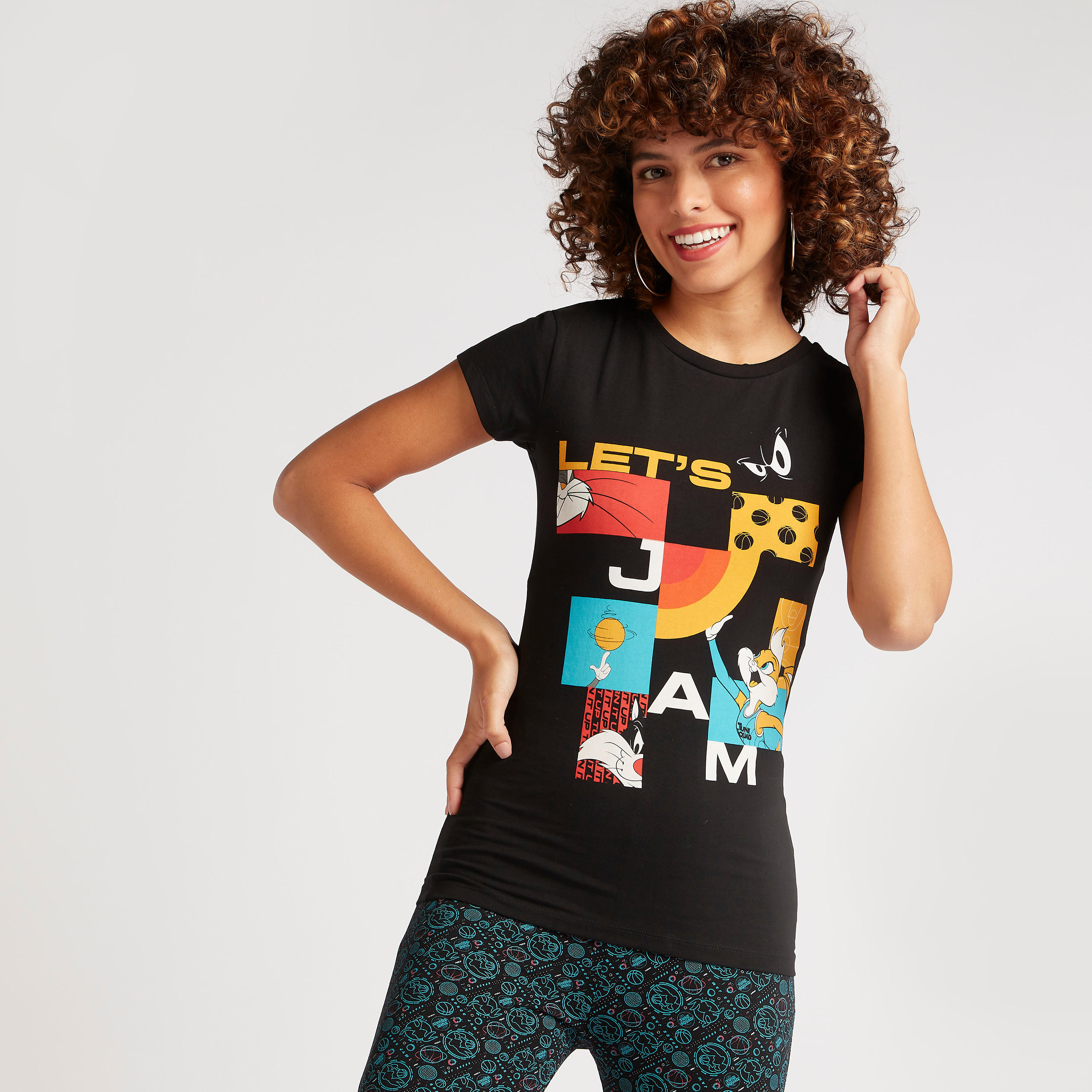 تيشيرت بطبعات وياقة ضيّقة وأكمام كاب-women-clothing-tshirts-image-4