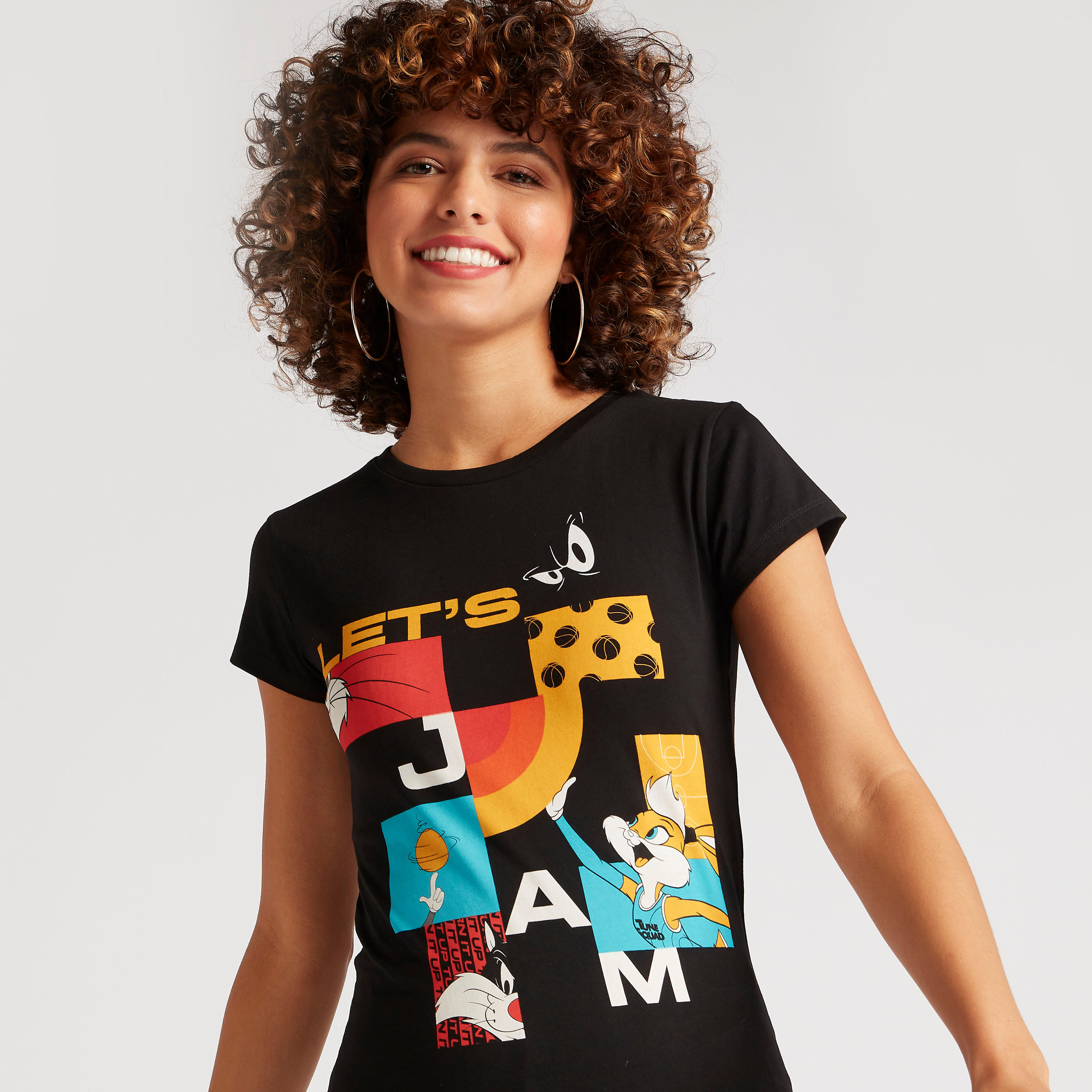 تيشيرت بطبعات وياقة ضيّقة وأكمام كاب-women-clothing-tshirts-image-2