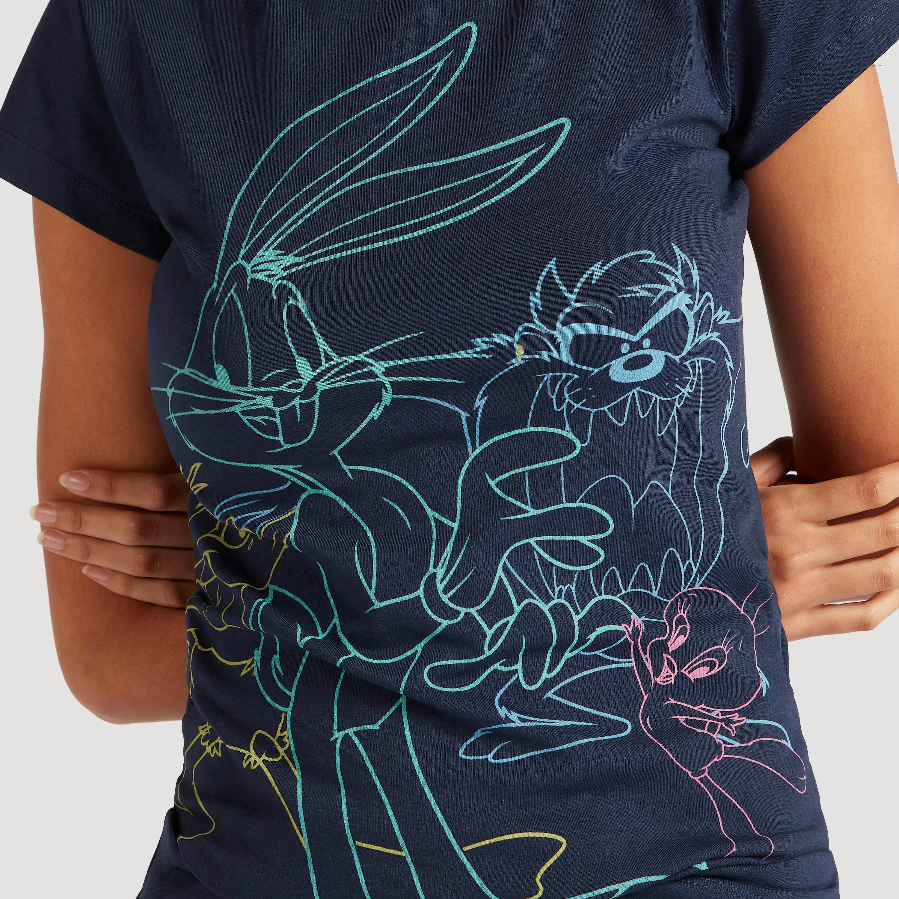 تيشيرت بياقة ضيقة وأكمام كاب وطبعات لوني تيونر-women-clothing-tshirts-image-3