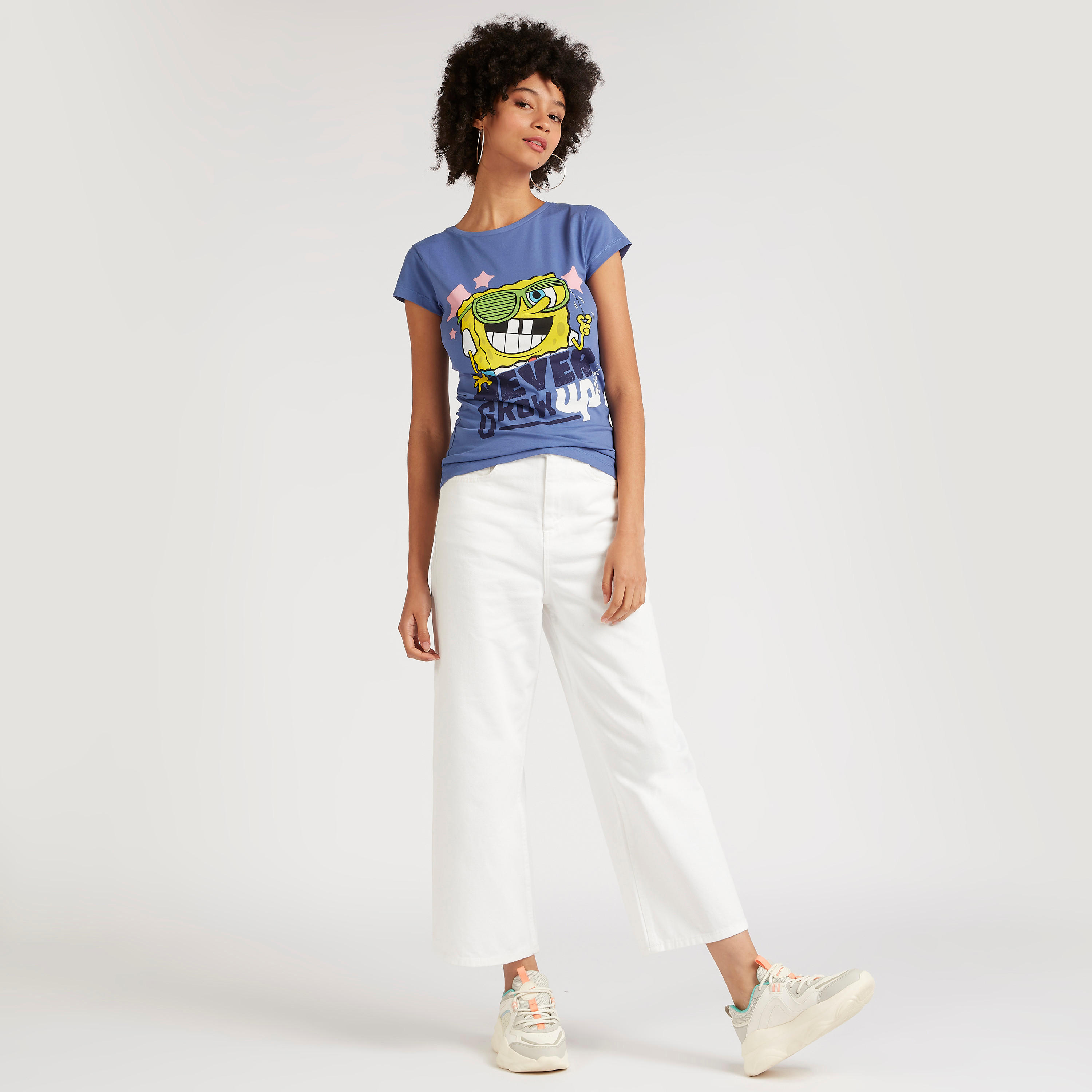 تيشيرت بياقة ضيقة وأكمام كاب وطبعات سبونج بوب-women-clothing-tshirts-image-2