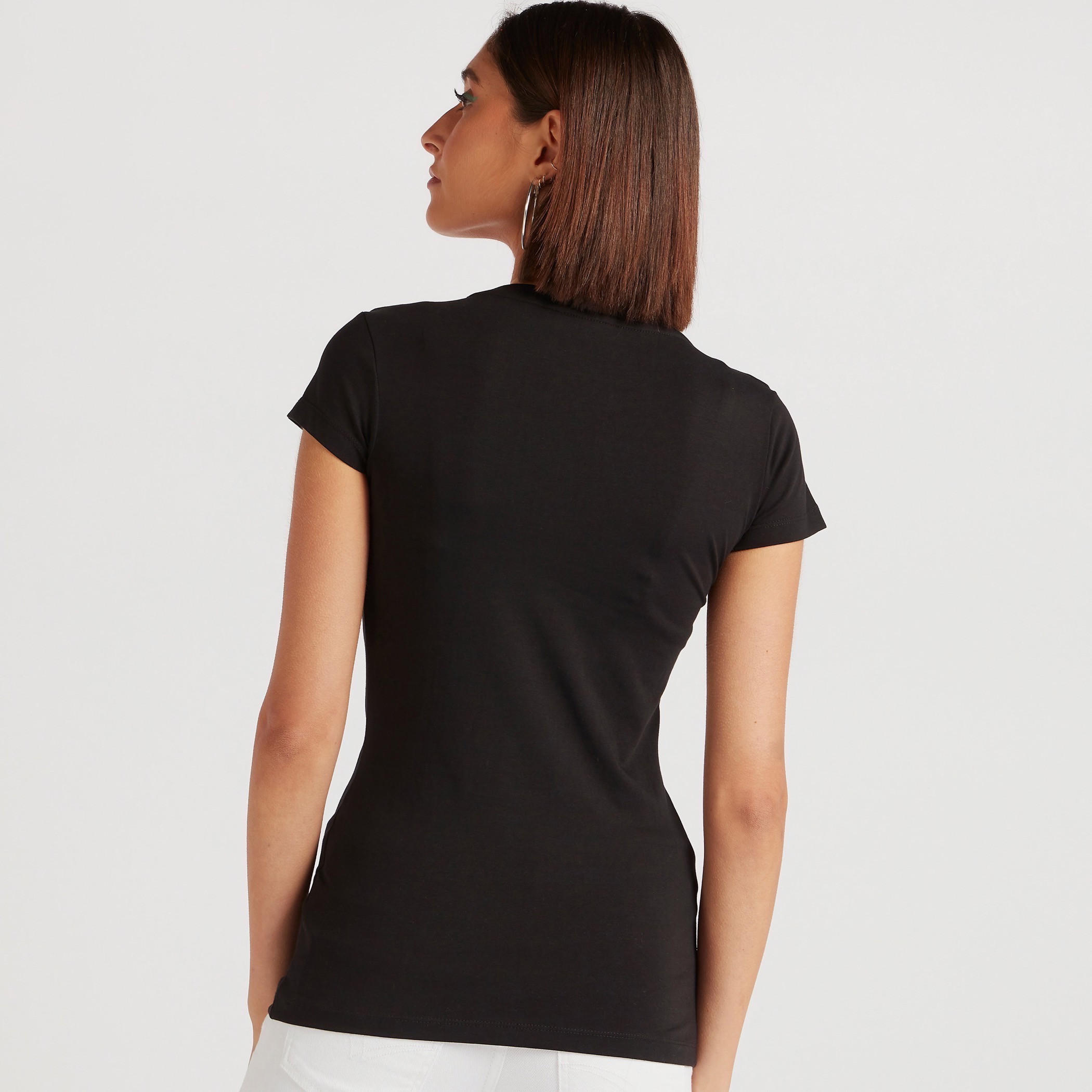 تيشيرت بياقة ضيّقة وأكمام كاب وطبعات باربي-women-clothing-tshirts-image-4