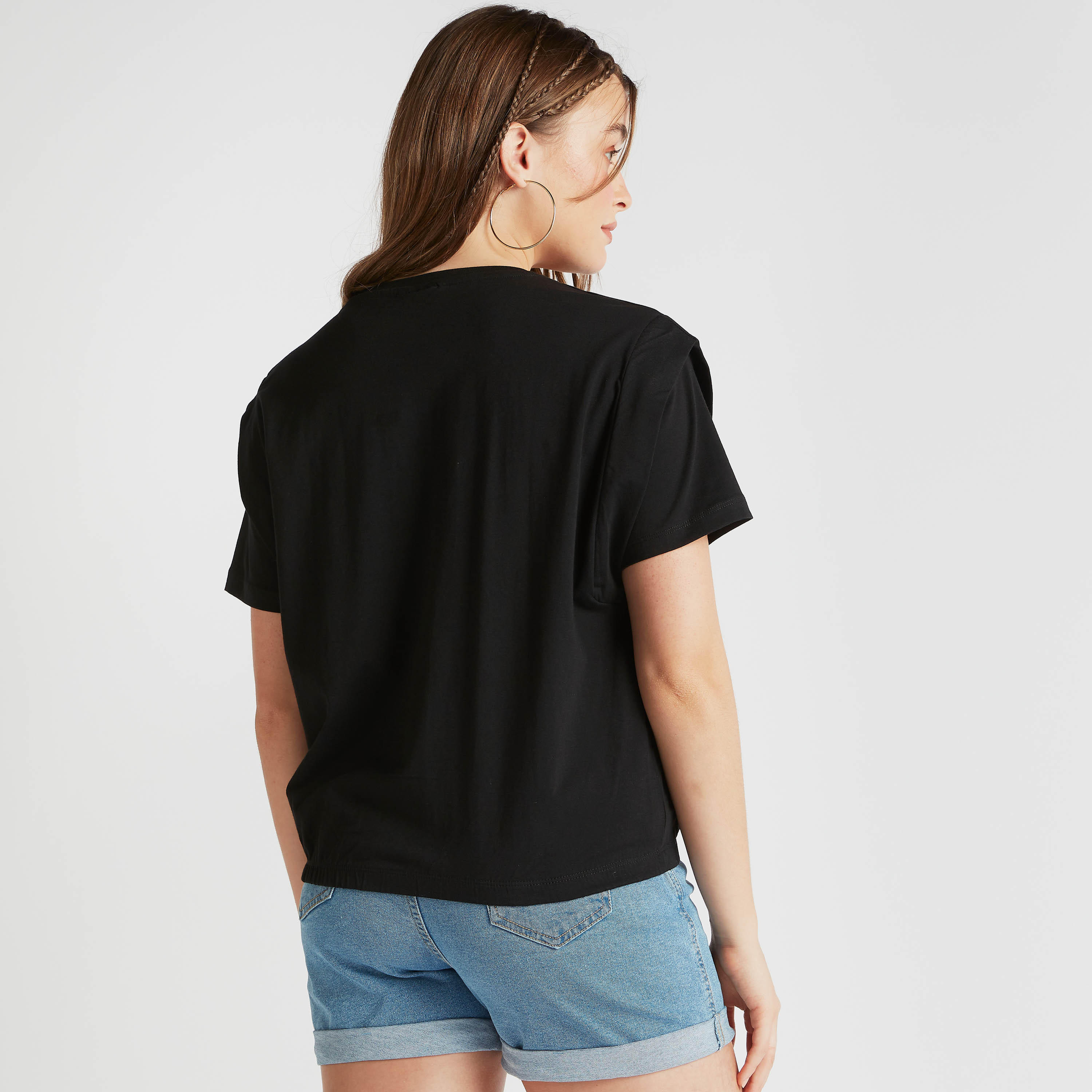 تيشيرت بياقة ضيّقة وأكمام قصيرة وطبعات غارفيلد-women-clothing-tshirts-image-4