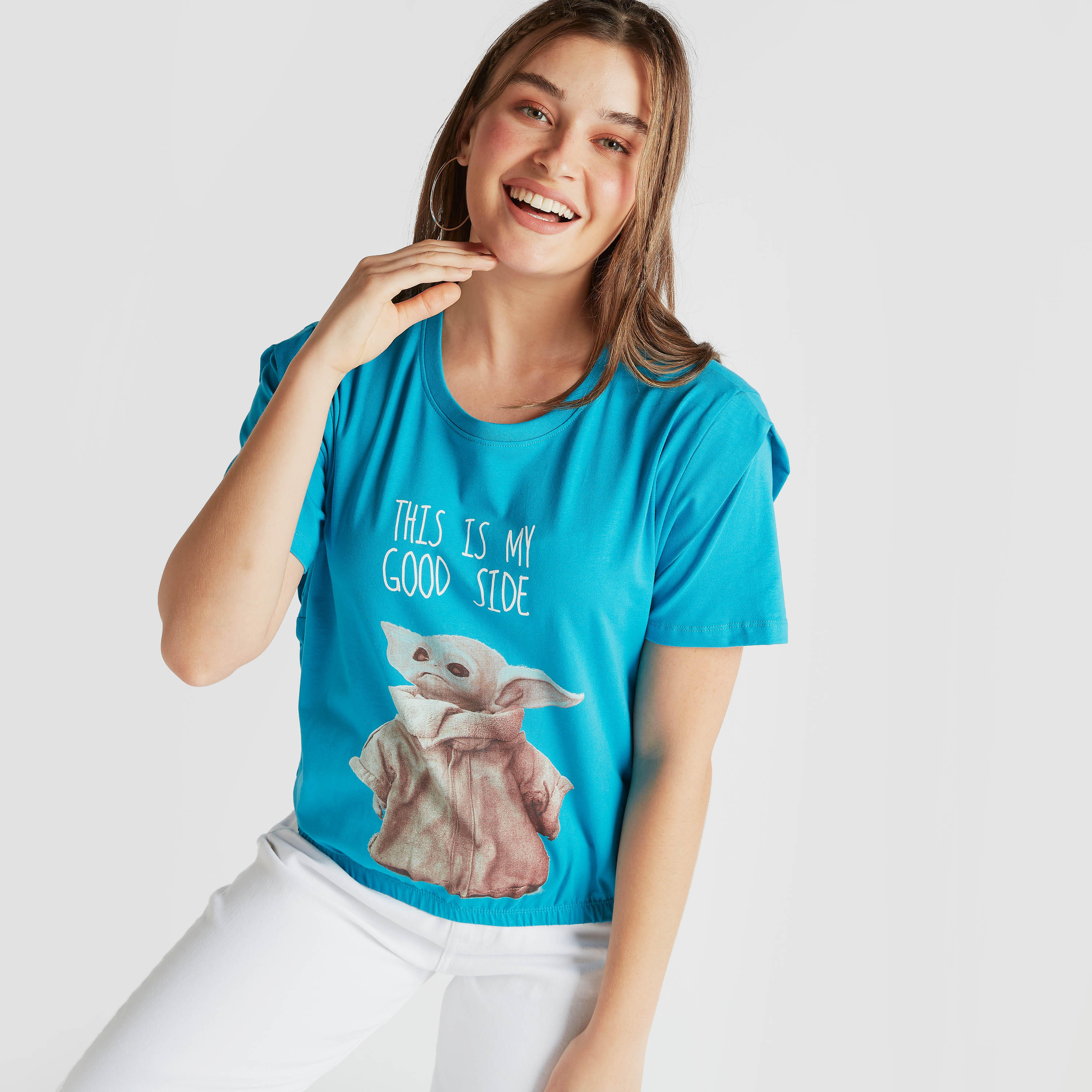 تيشيرت بياقة مستديرة وأكمام قصيرة وطبعات بيبي يودا-women-clothing-tshirts-image-1