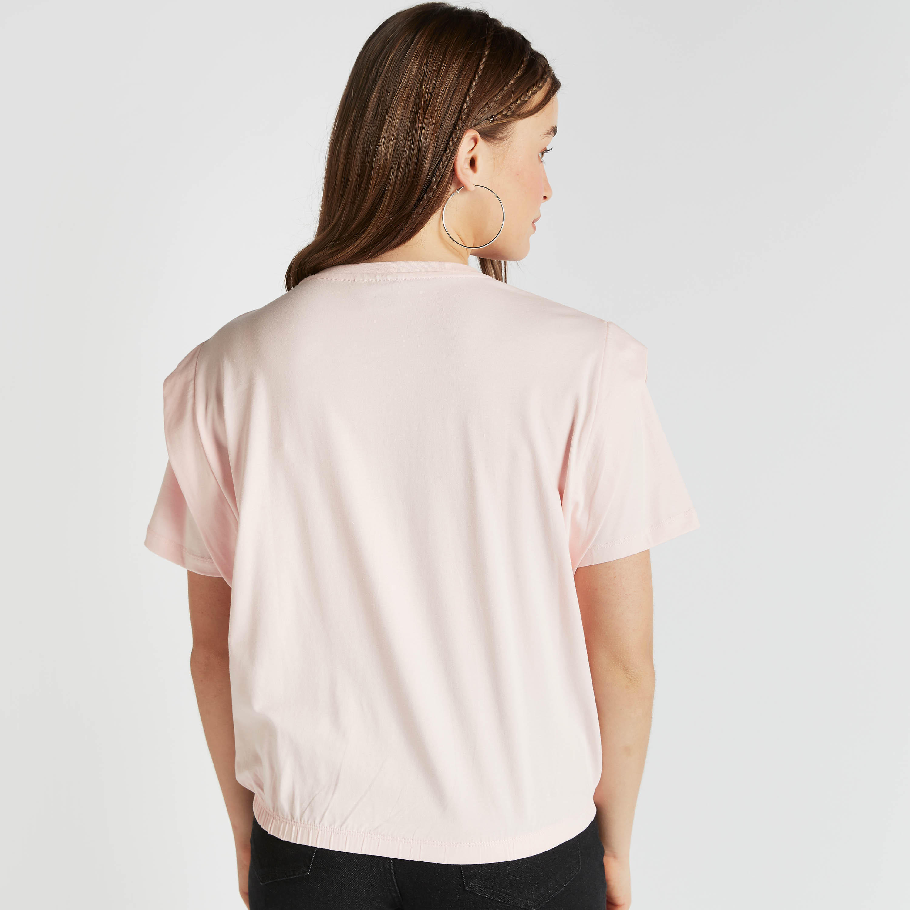 تيشيرت بياقة مستديرة وأكمام قصيرة وطبعات بينك بانتر-women-clothing-tshirts-image-4