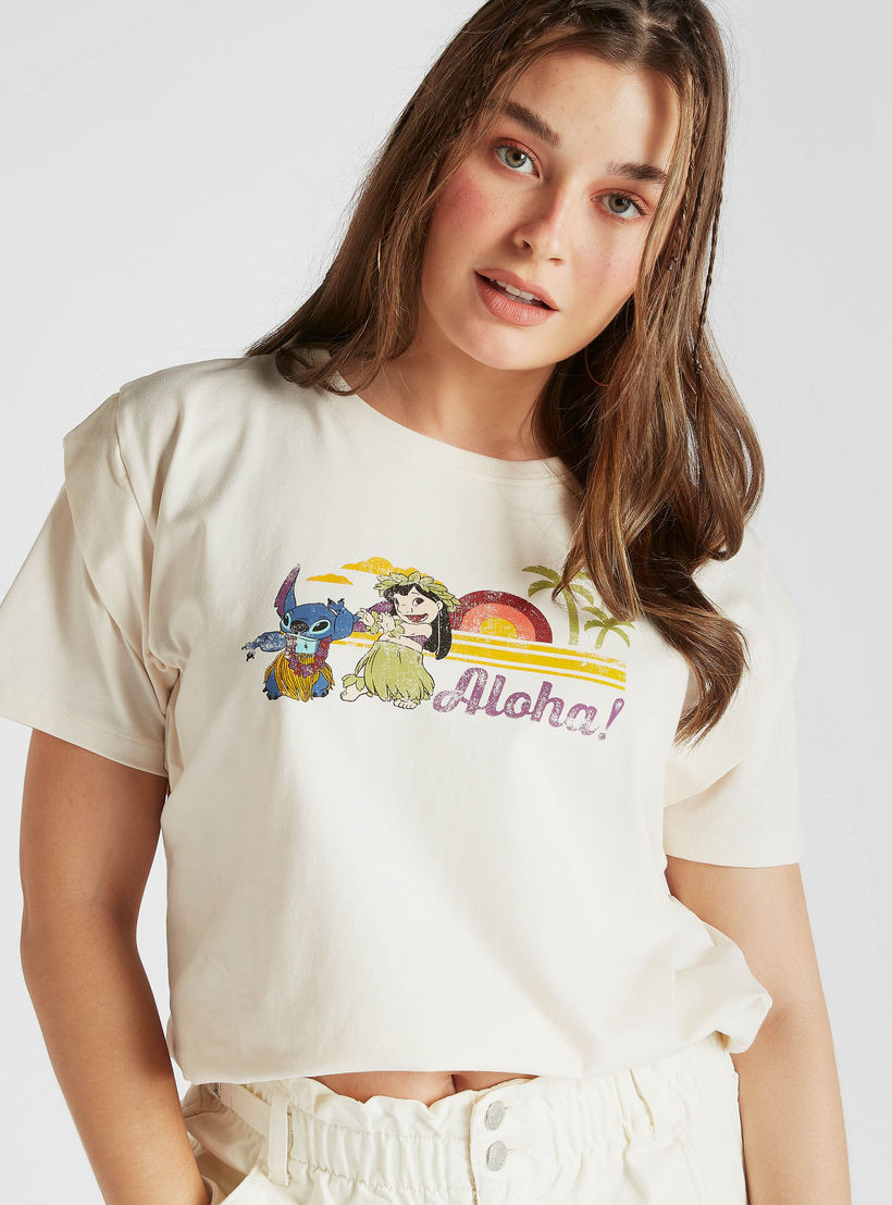 تيشيرت بياقة ضيّقة وأكمام قصيرة وطبعات مغرّزة وليلو-women-clothing-tshirts-image-1