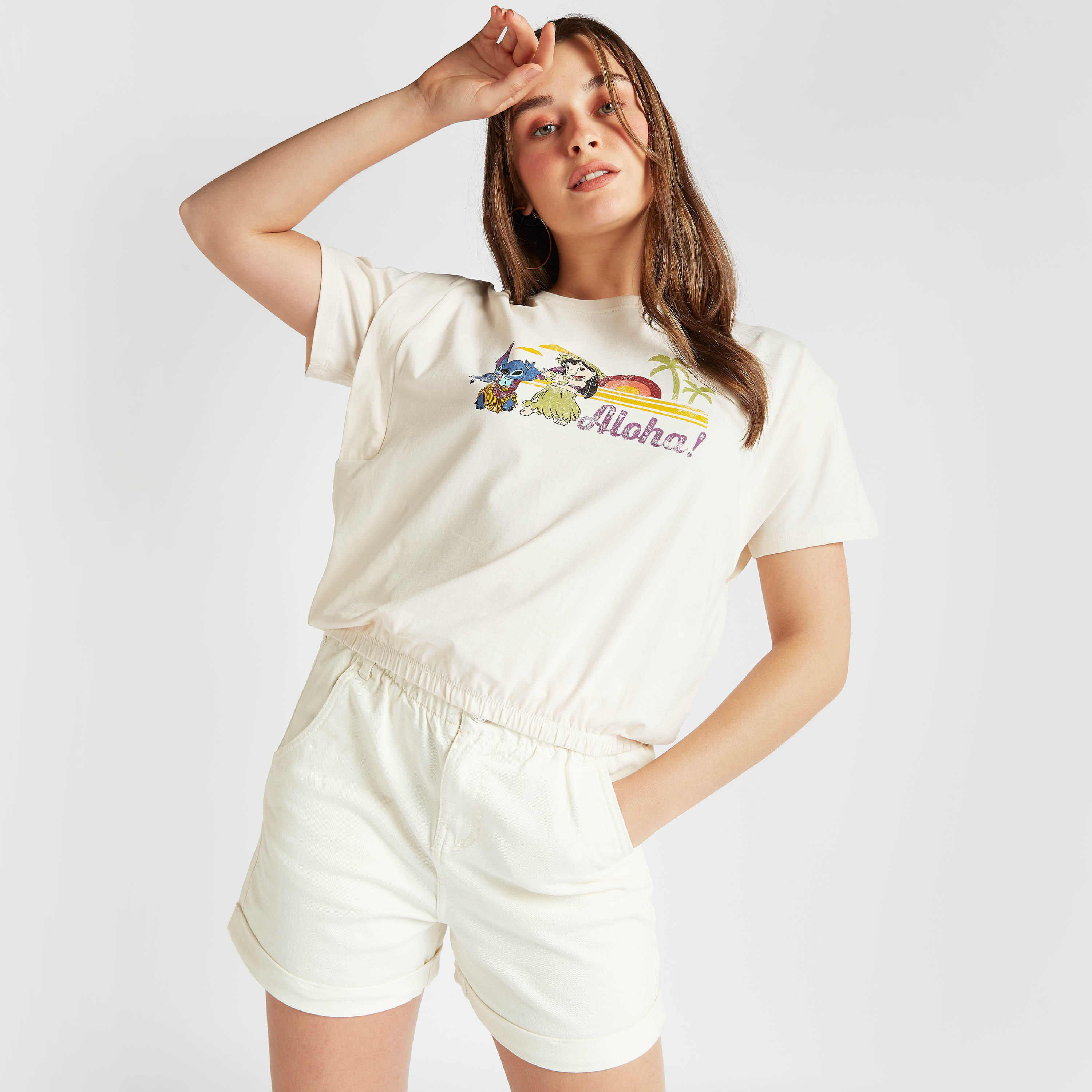 تيشيرت بياقة ضيّقة وأكمام قصيرة وطبعات مغرّزة وليلو-women-clothing-tshirts-image-6