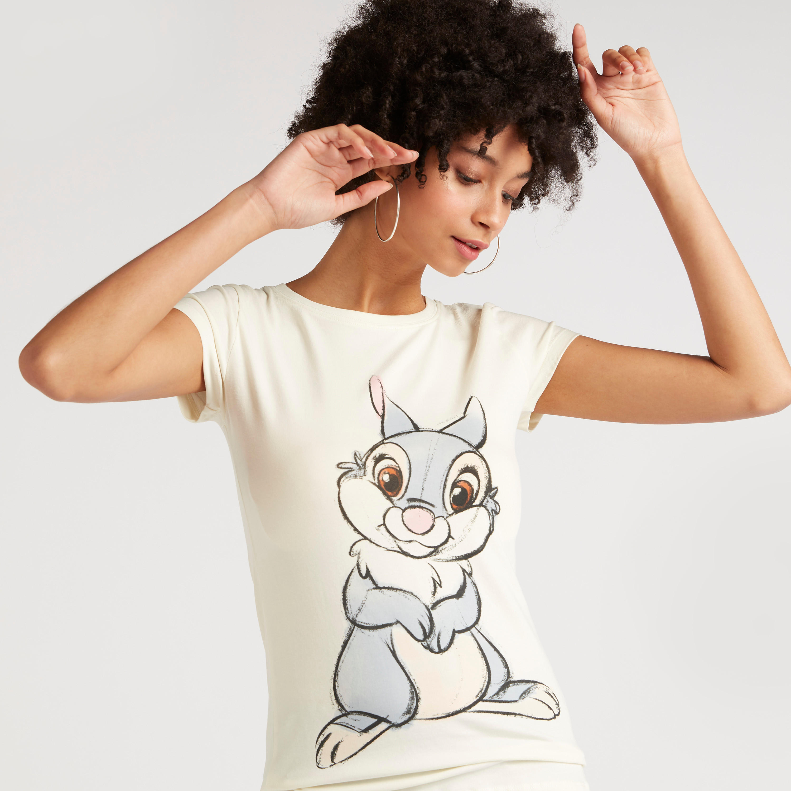 تيشيرت بياقة ضيّقة وأكمام كاب وطبعات لولا باني-women-clothing-tshirts-image-1