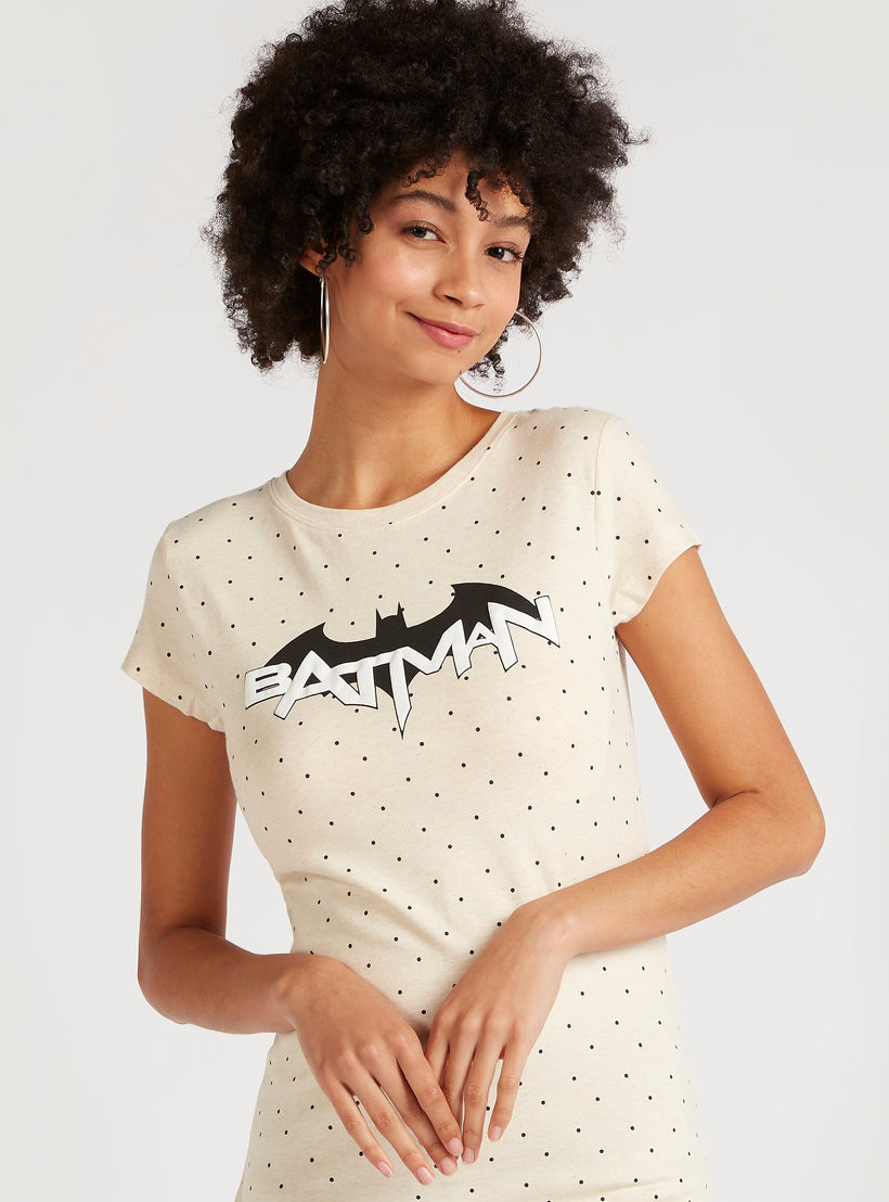 تيشيرت بياقة ضيّقة وأكمام كاب وطبعات باتمان-women-clothing-tshirts-image-4