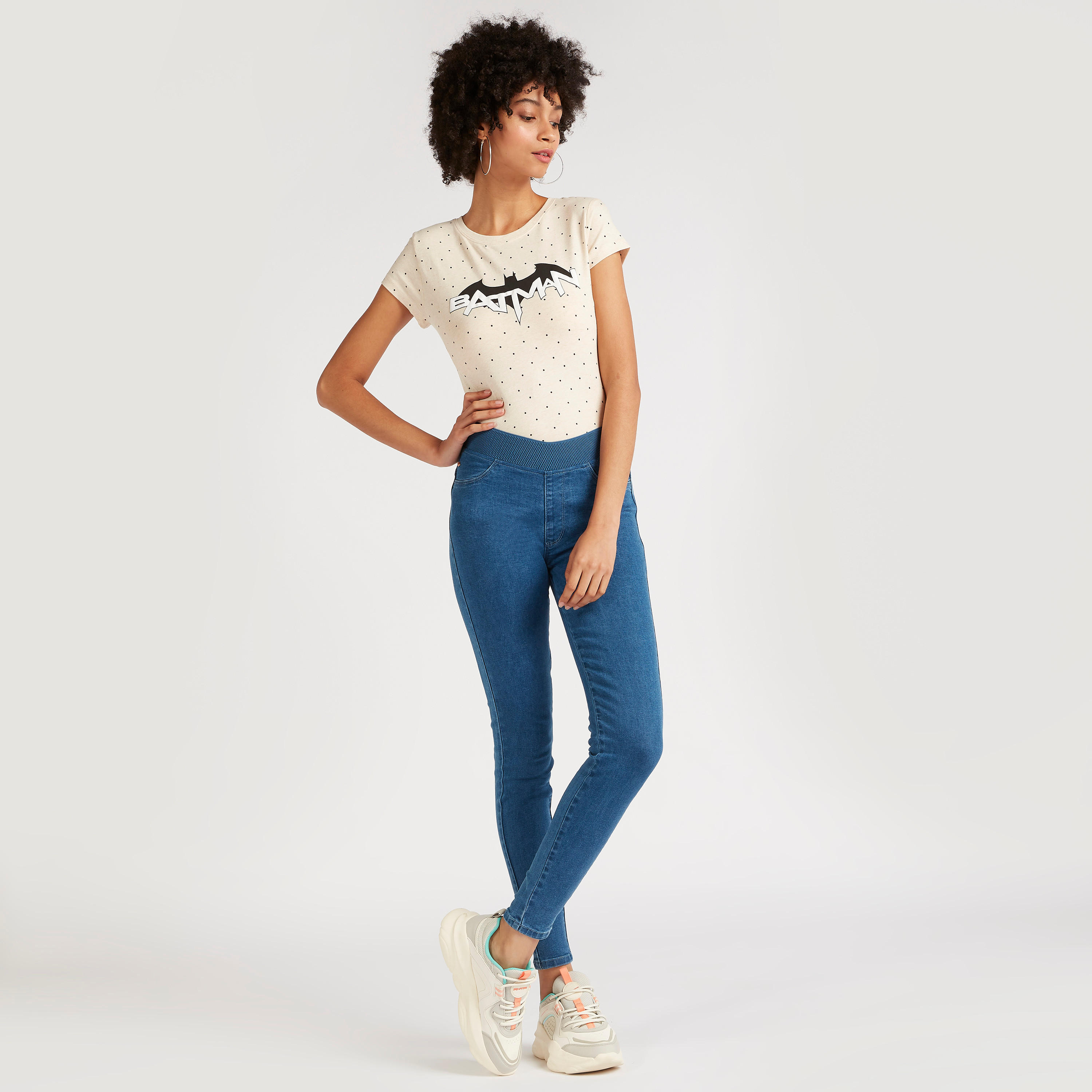 تيشيرت بياقة ضيّقة وأكمام كاب وطبعات باتمان-women-clothing-tshirts-image-3