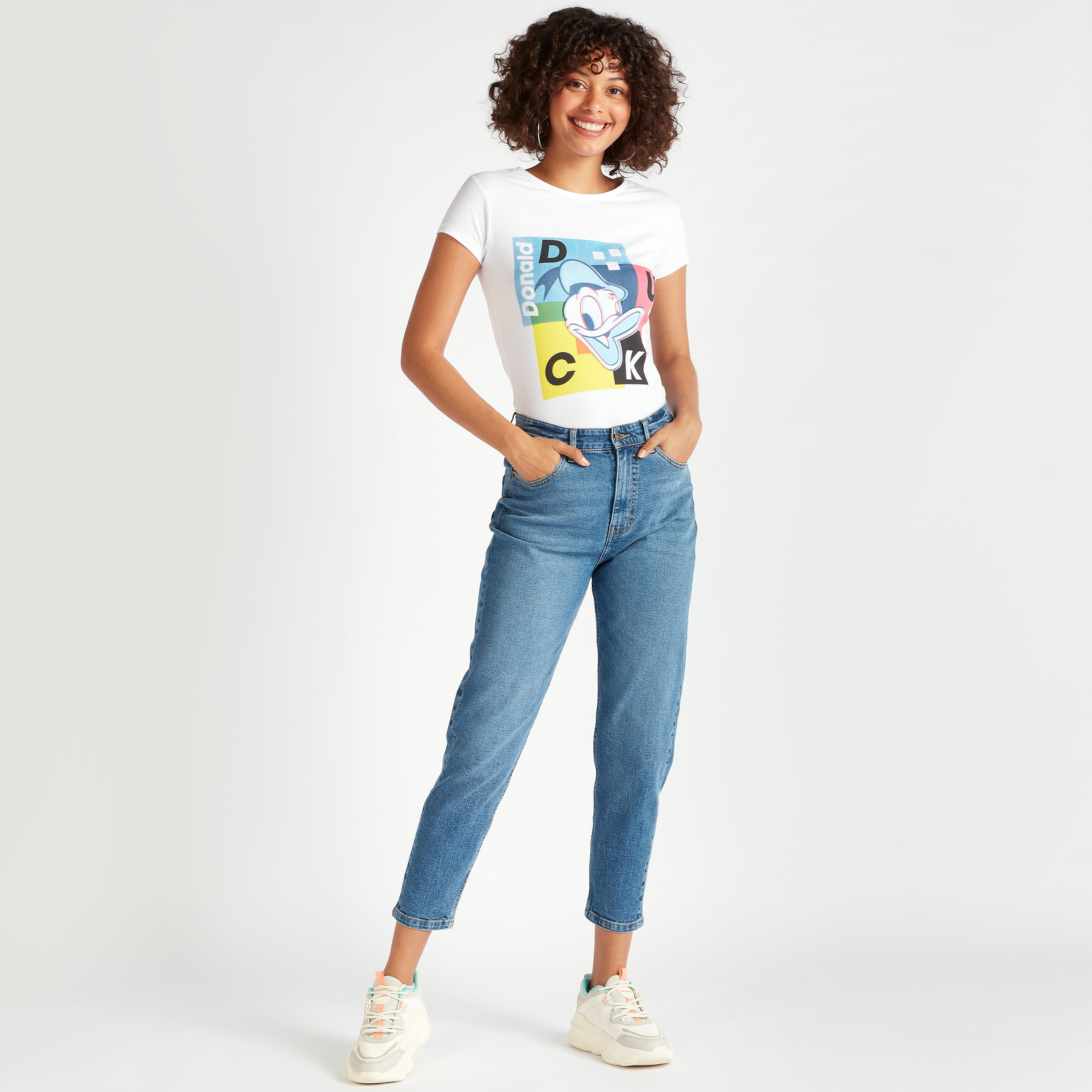 تيشيرت بياقة ضيقة وأكمام كاب وطبعات داك دونالد-women-clothing-tshirts-image-2
