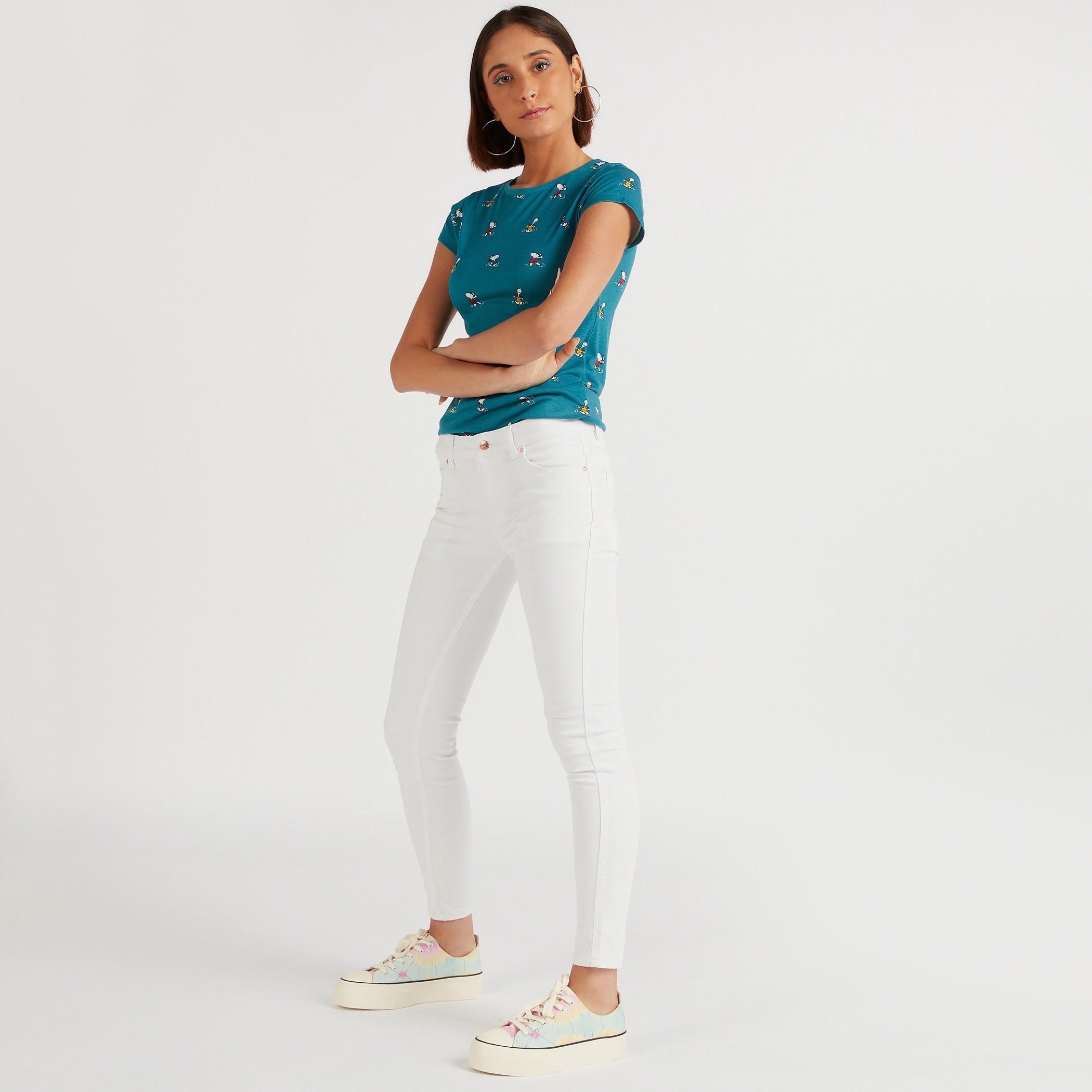 تيشيرت بياقة ضيّقة وأكمام كاب وطبعات-women-clothing-tshirts-image-2