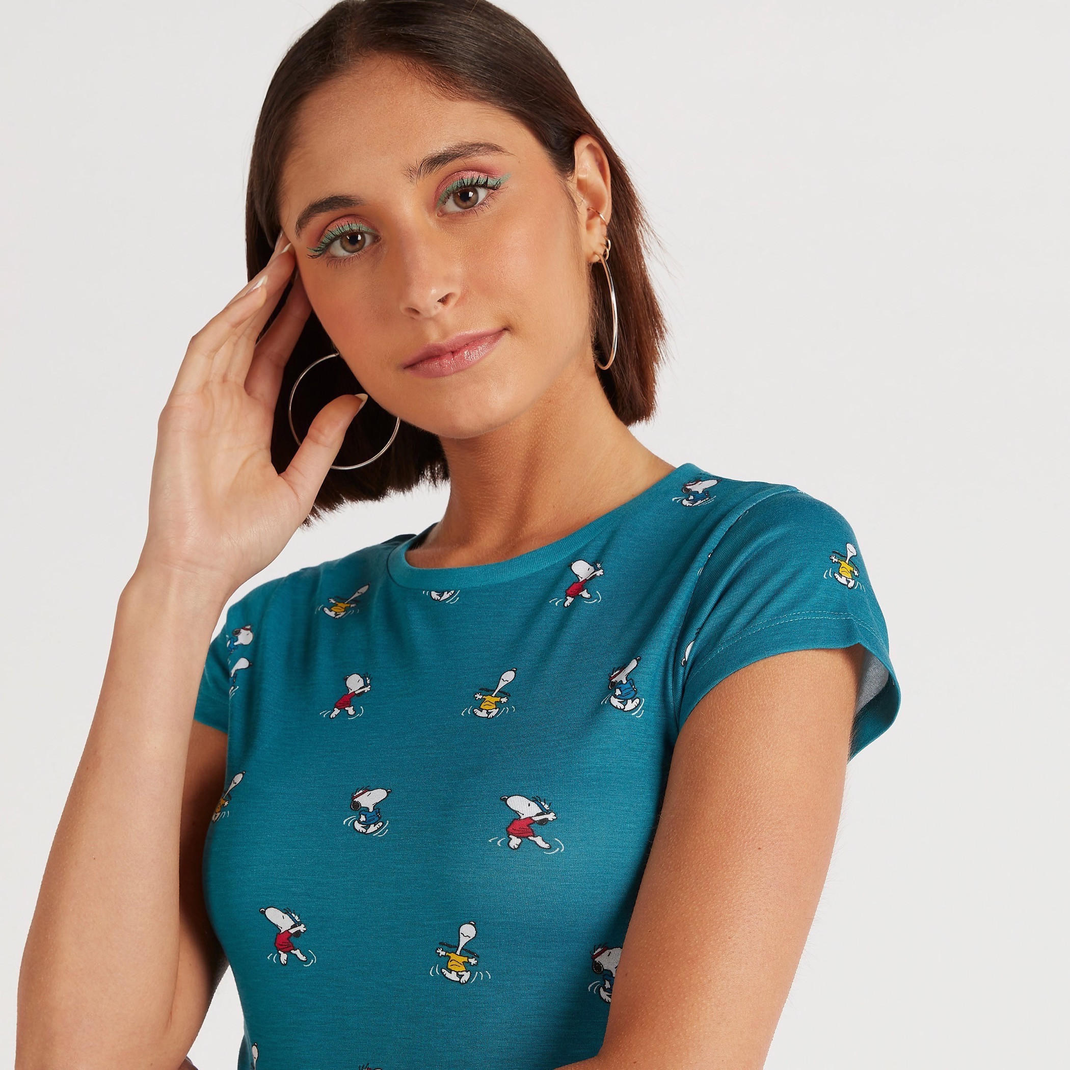 تيشيرت بياقة ضيّقة وأكمام كاب وطبعات-women-clothing-tshirts-image-3
