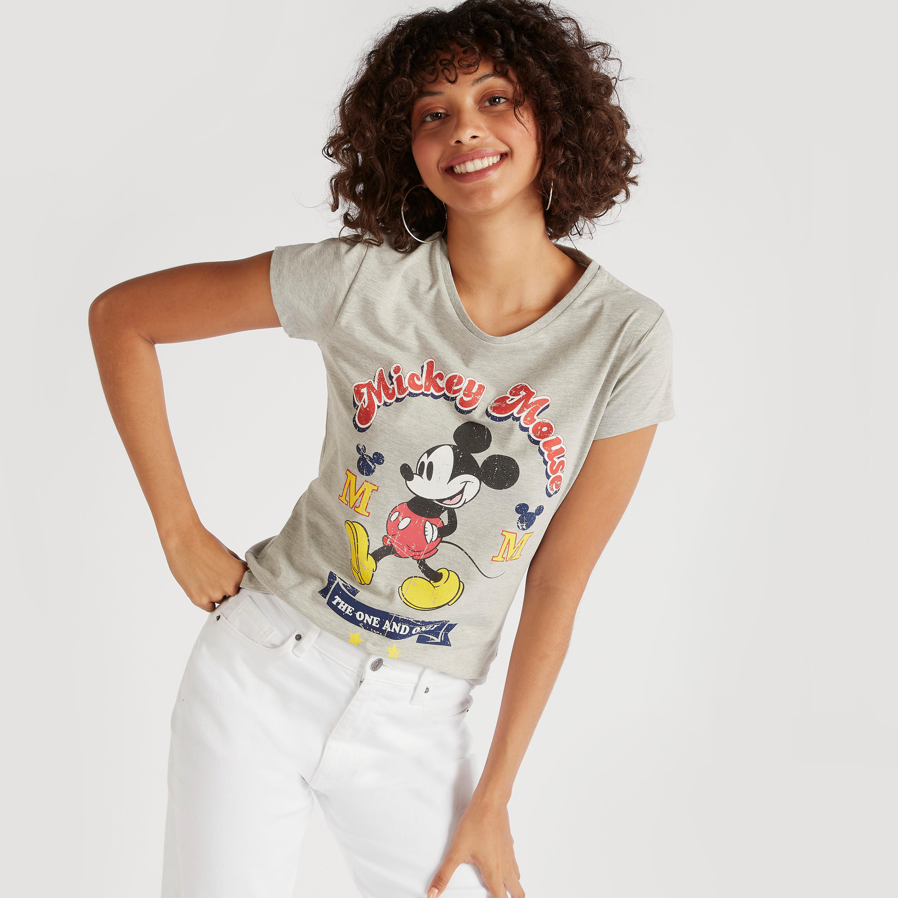تيشيرت بياقة ضيّقة وأكمام كاب وطبعات ميكي ماوس-women-clothing-tshirts-image-1