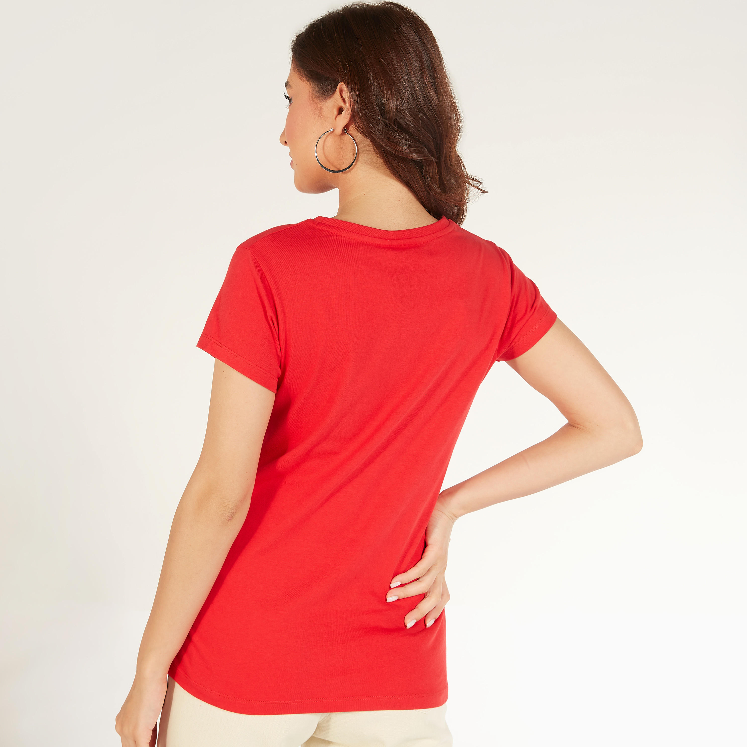تيشيرت بياقة ضيقة وأكمام كاب وطبعات واندر وامن-women-clothing-tshirts-image-4