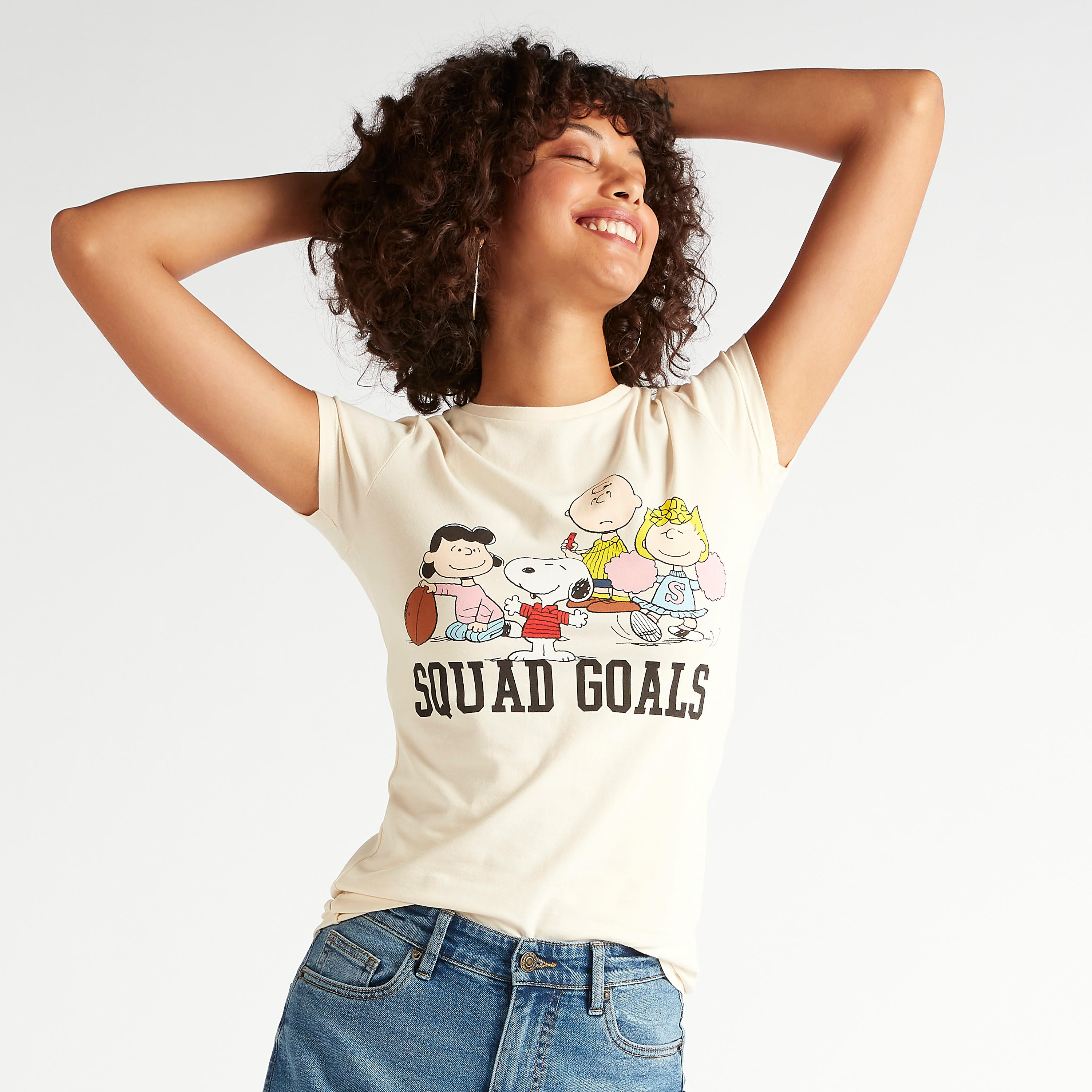 تيشيرت بياقة ضيّقة وأكمام كاب وطبعات-women-clothing-tshirts-image-1